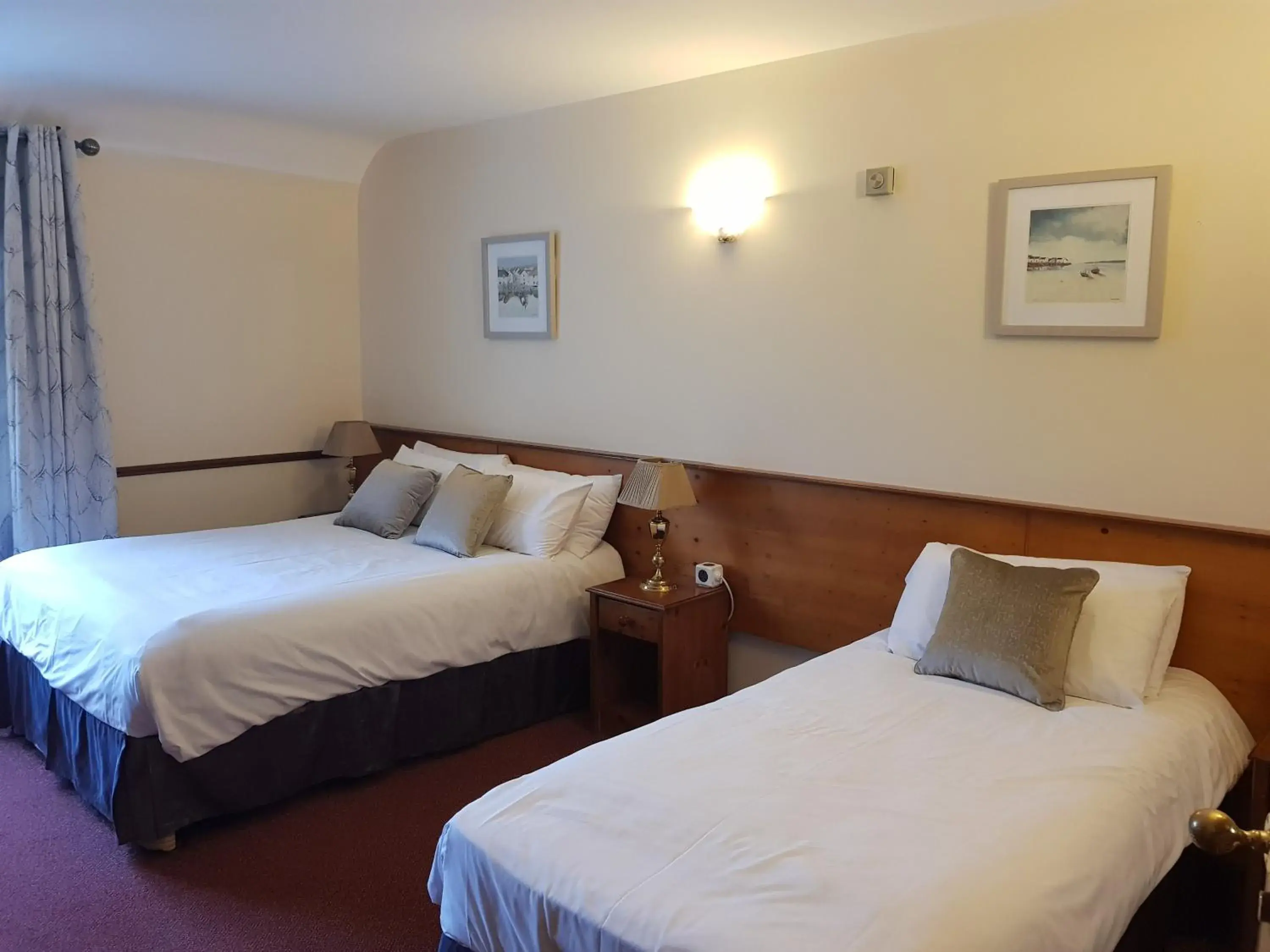 Family Room (2 Adults + 1 Child) in Padraicins Family Room (2 Adults + 1 Child) in Padraicins