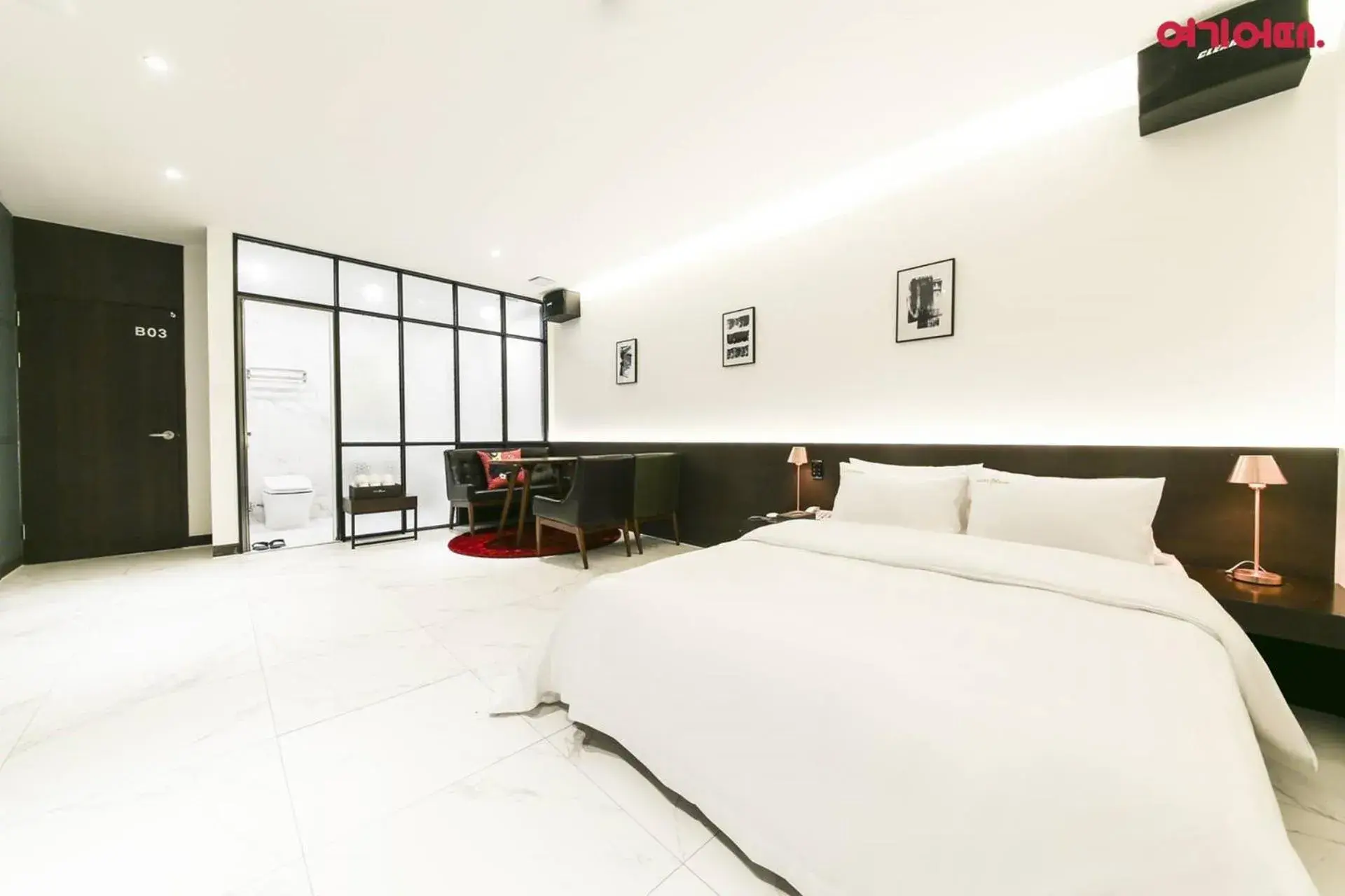 Bed in Plum Hotel Bed in Plum Hotel