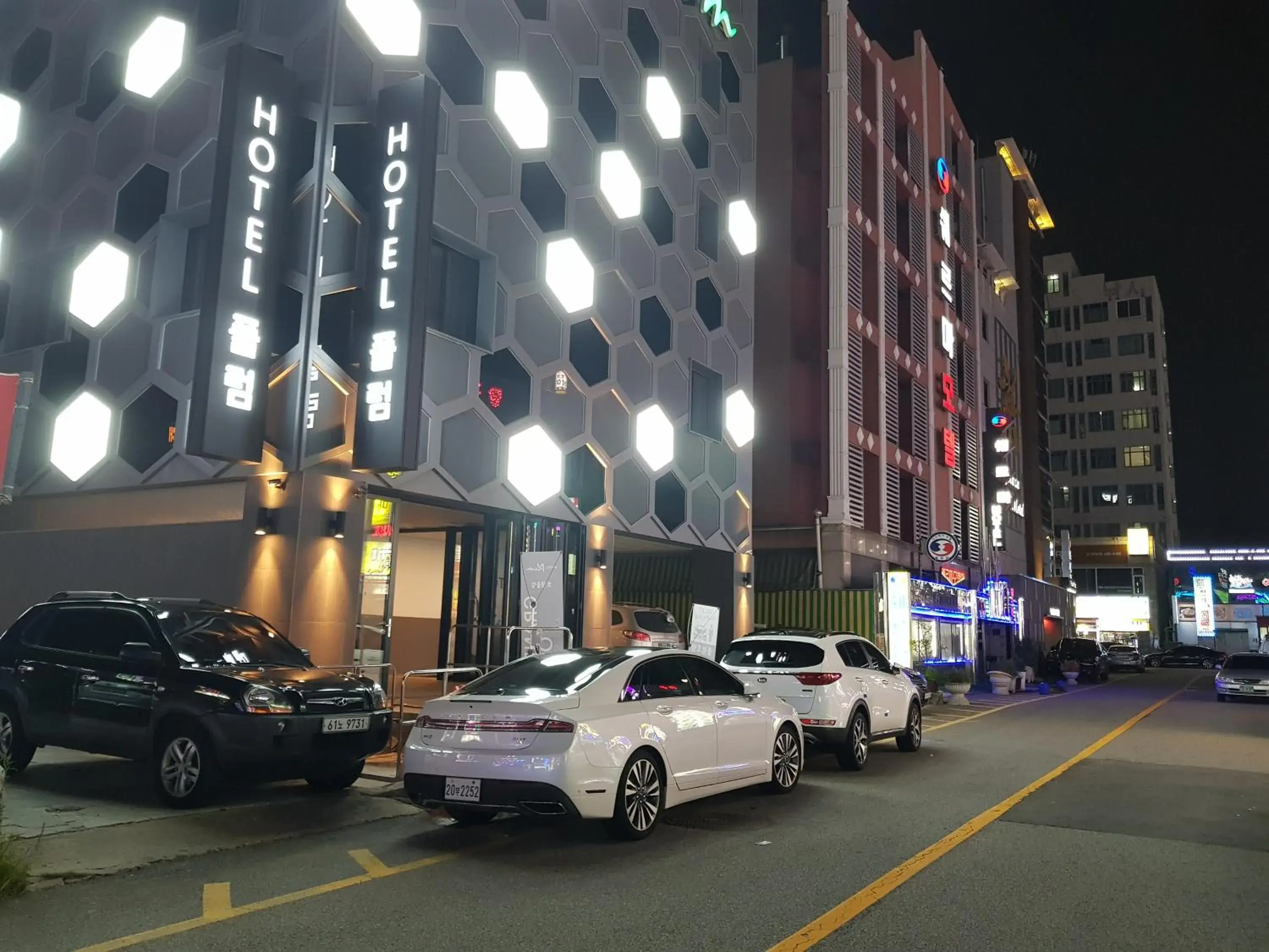 Property building in Plum Hotel Property building in Plum Hotel