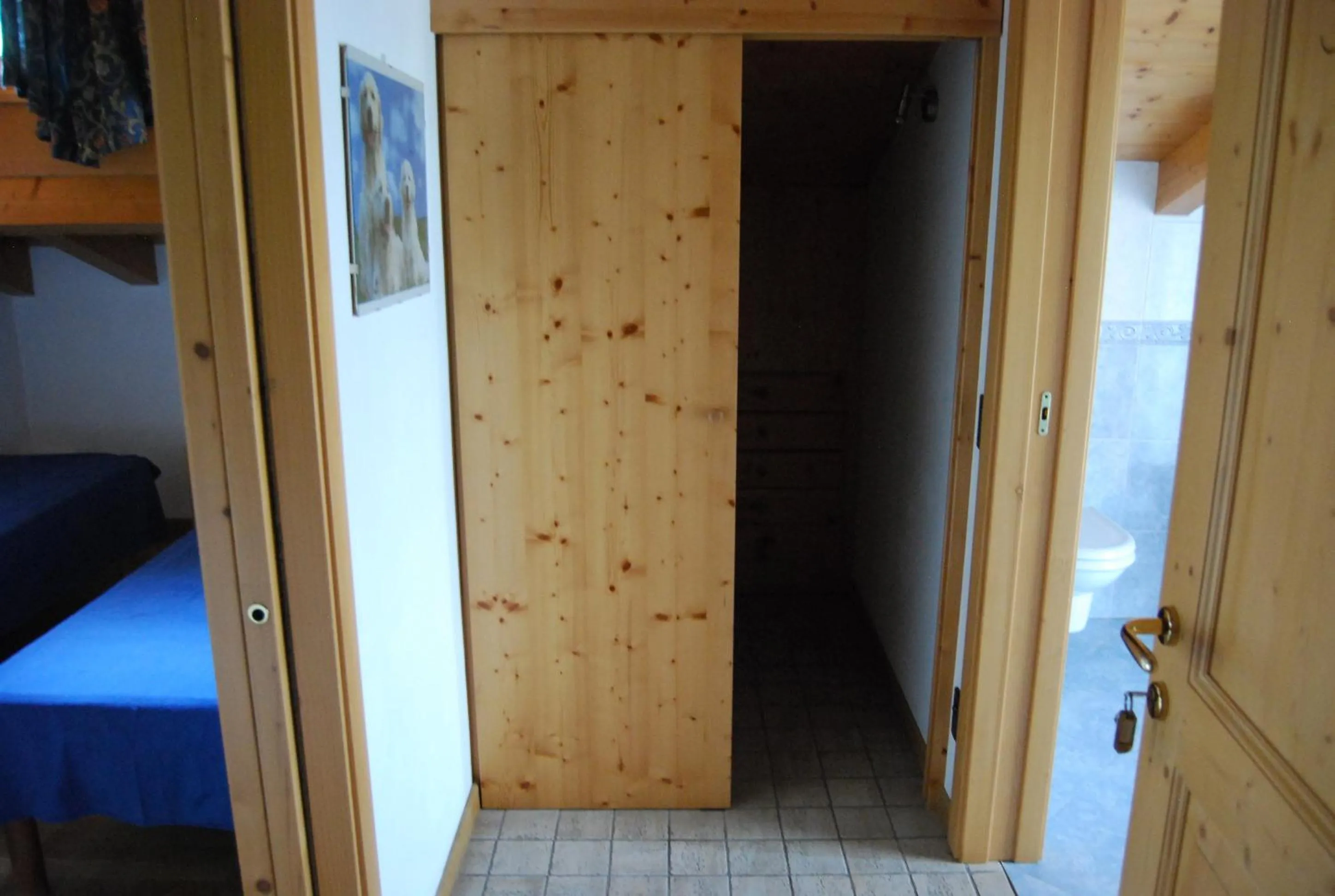 wardrobe, Bed in B&B Nido Delle Aquile