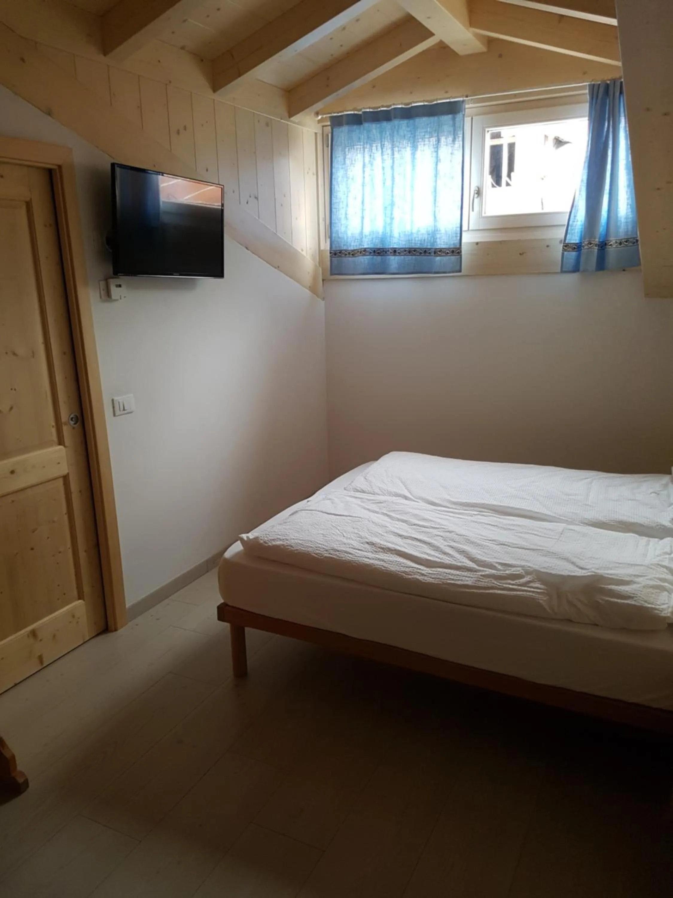 Family Room with Private Bathroom in B&B Nido Delle Aquile