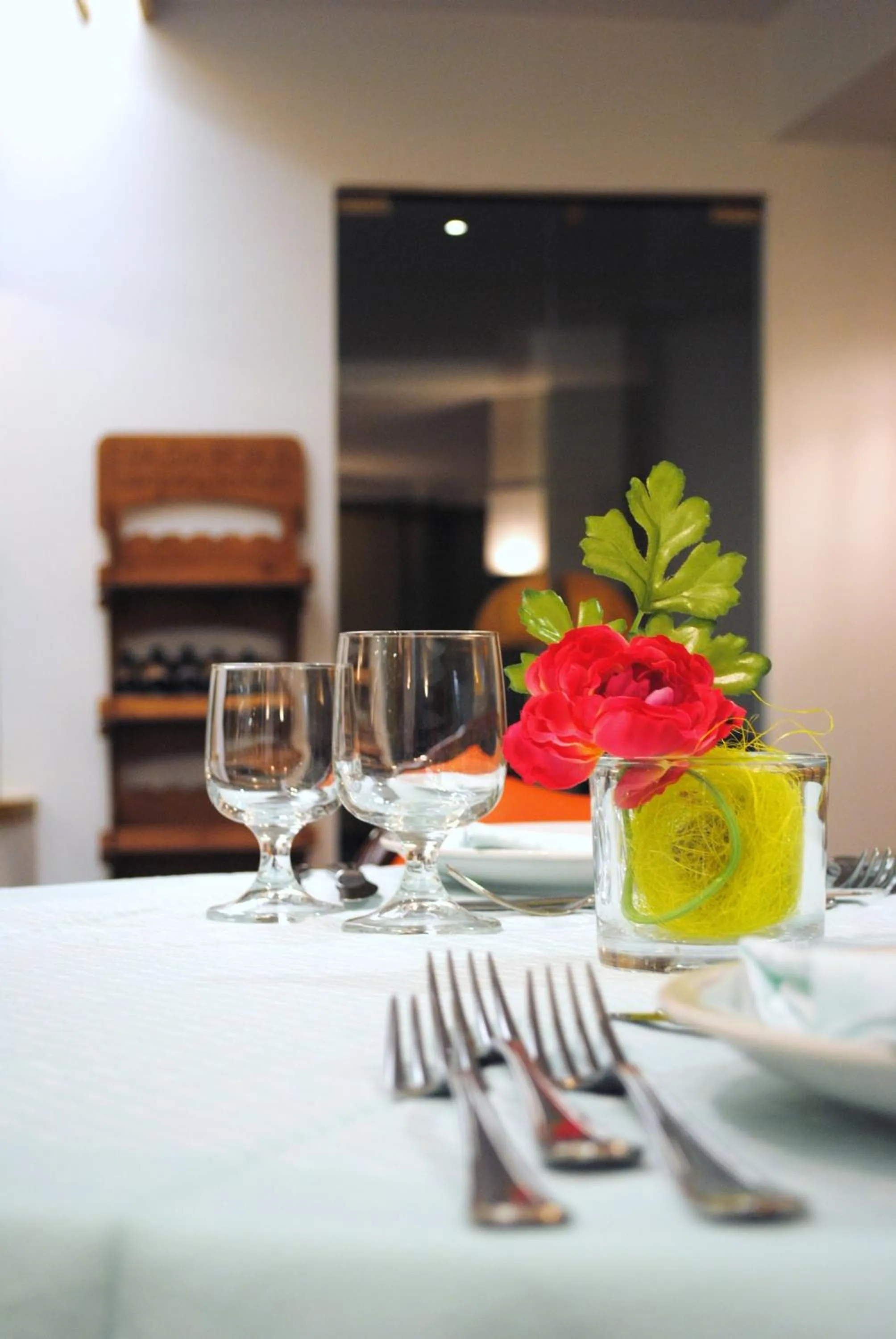 Restaurant/places to eat in Hotel Meranda