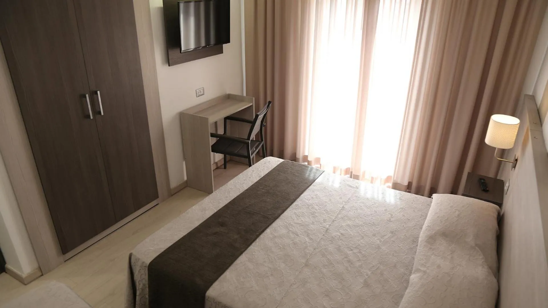 Bed in Hotel Meranda