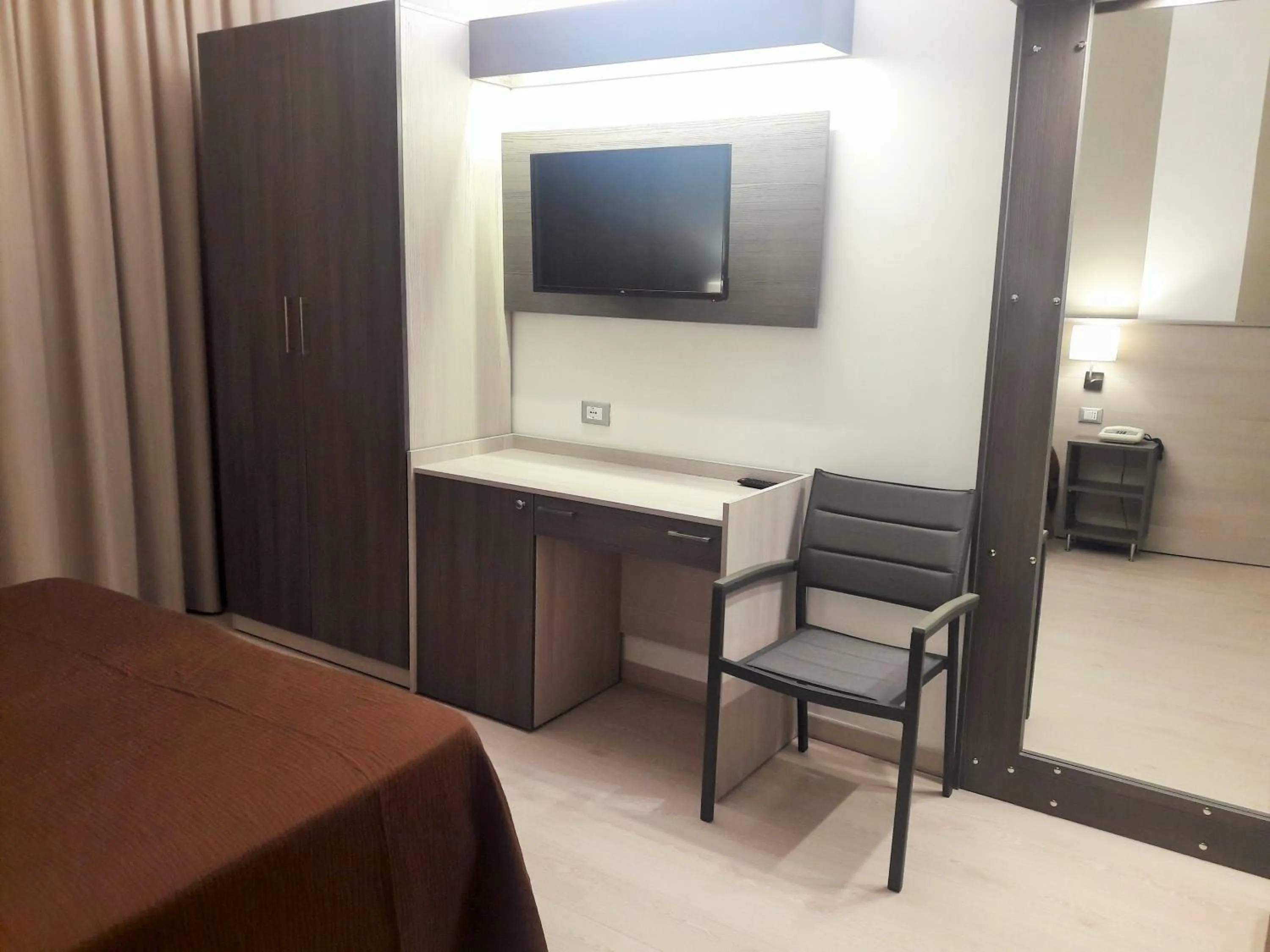 Photo of the whole room, Bed in Hotel Meranda