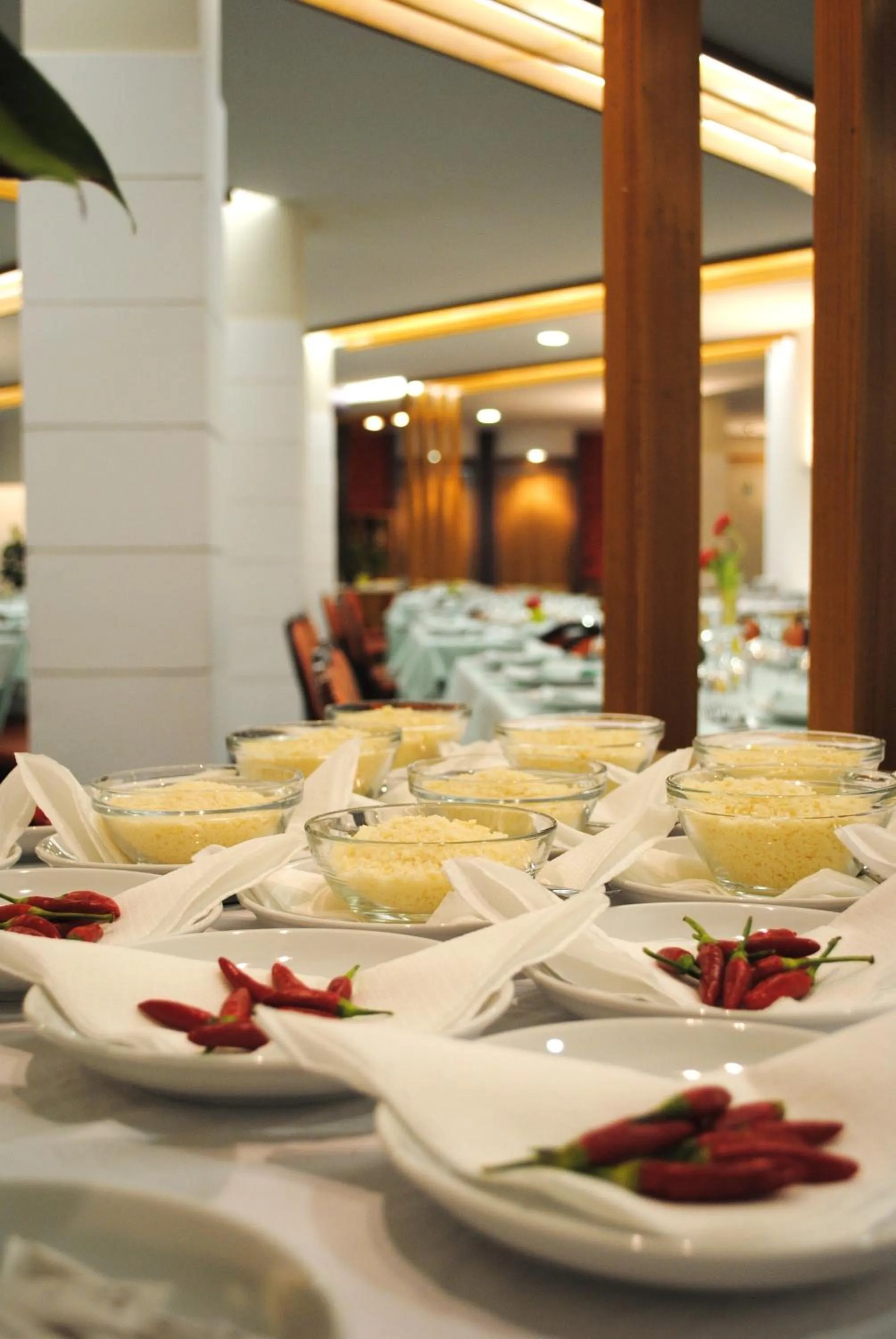 Restaurant/places to eat in Hotel Meranda