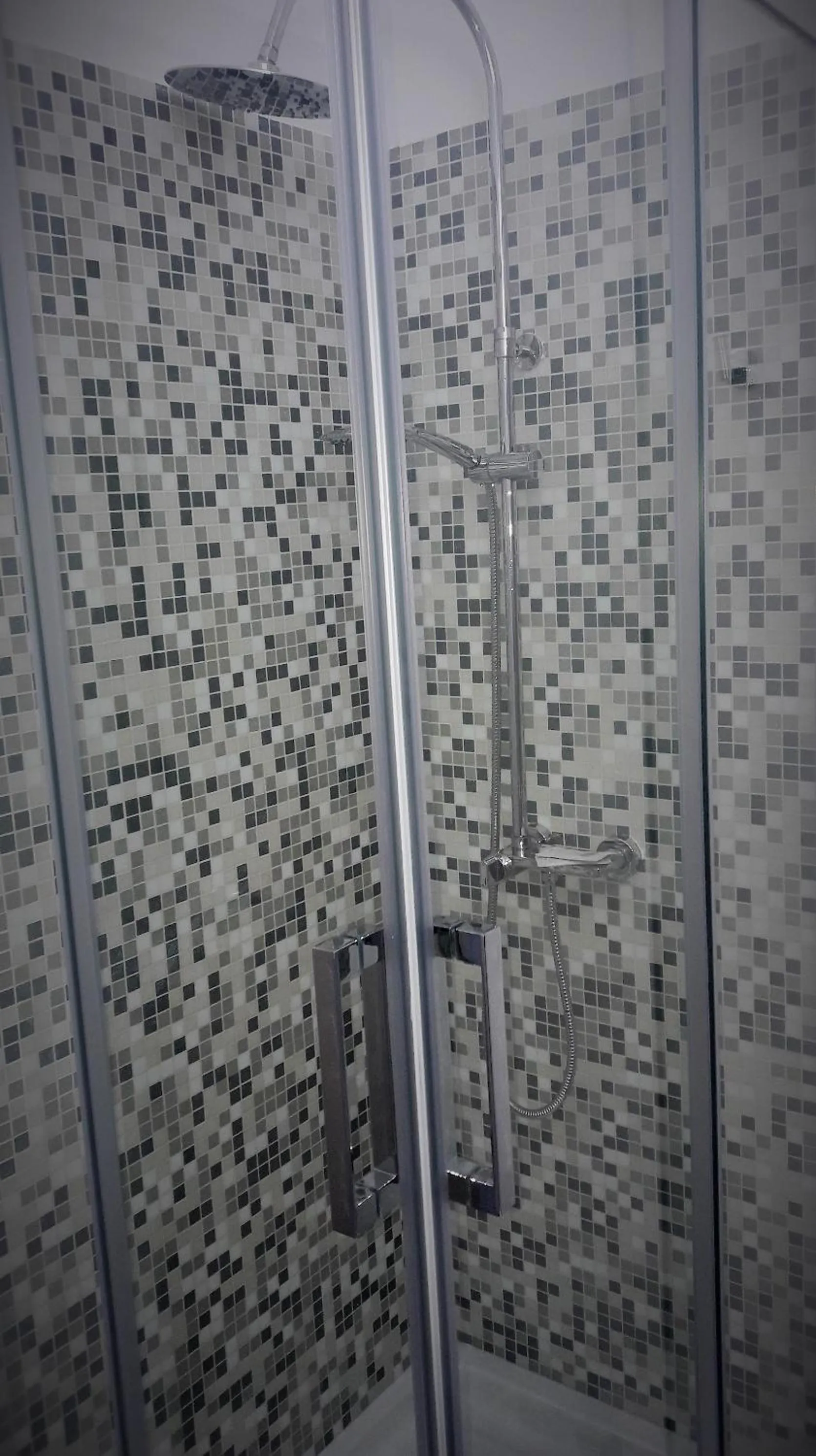 Bathroom in Hotel Meranda