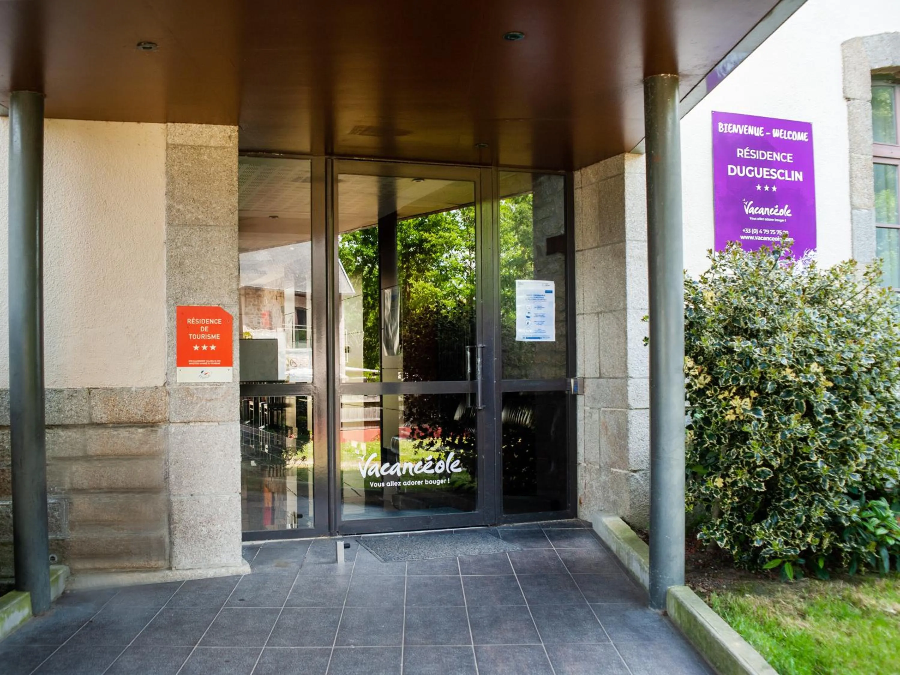 Property building in Résidence Vacancéole - Duguesclin