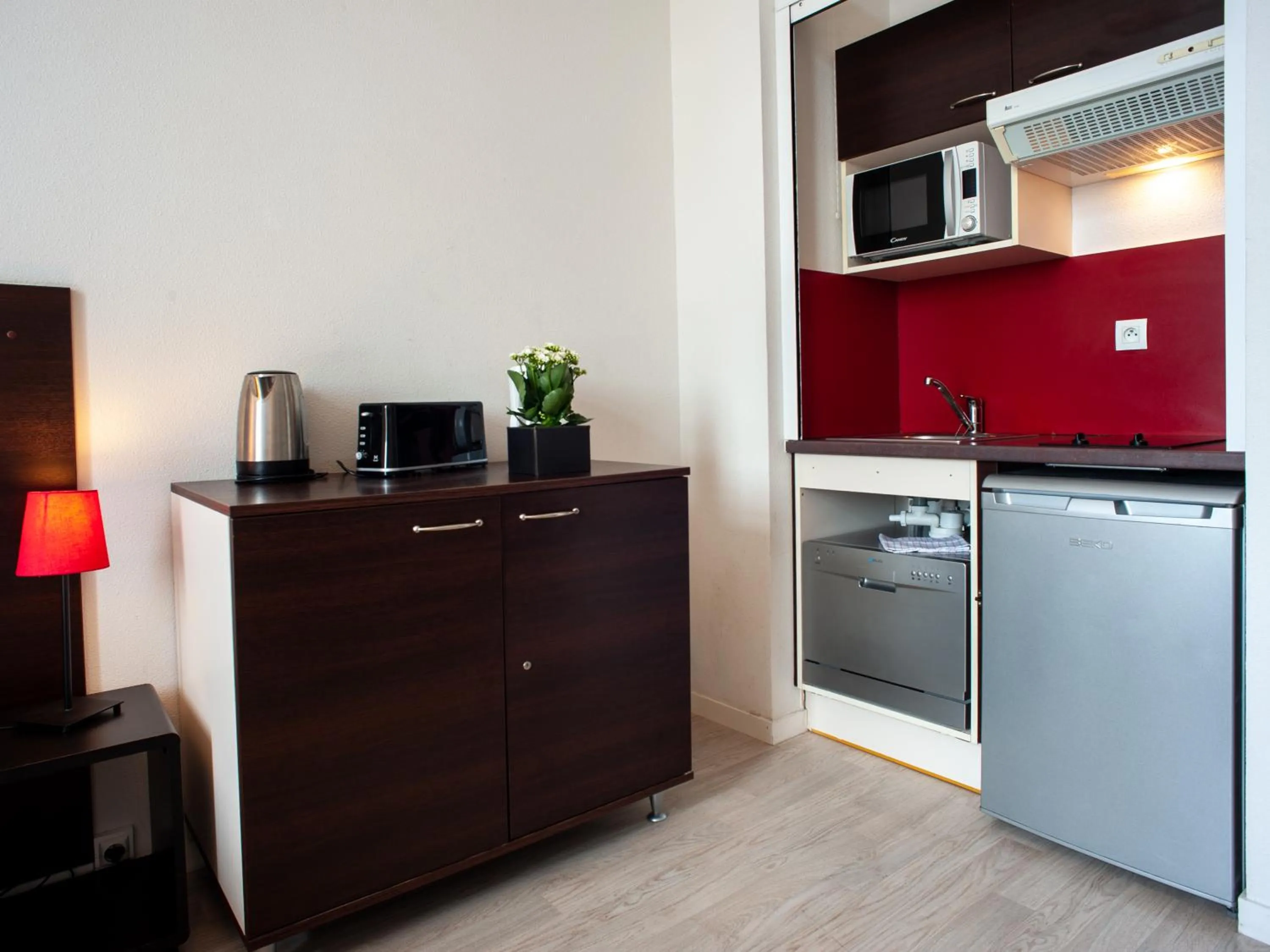 Kitchen or kitchenette in Résidence Vacancéole - Duguesclin