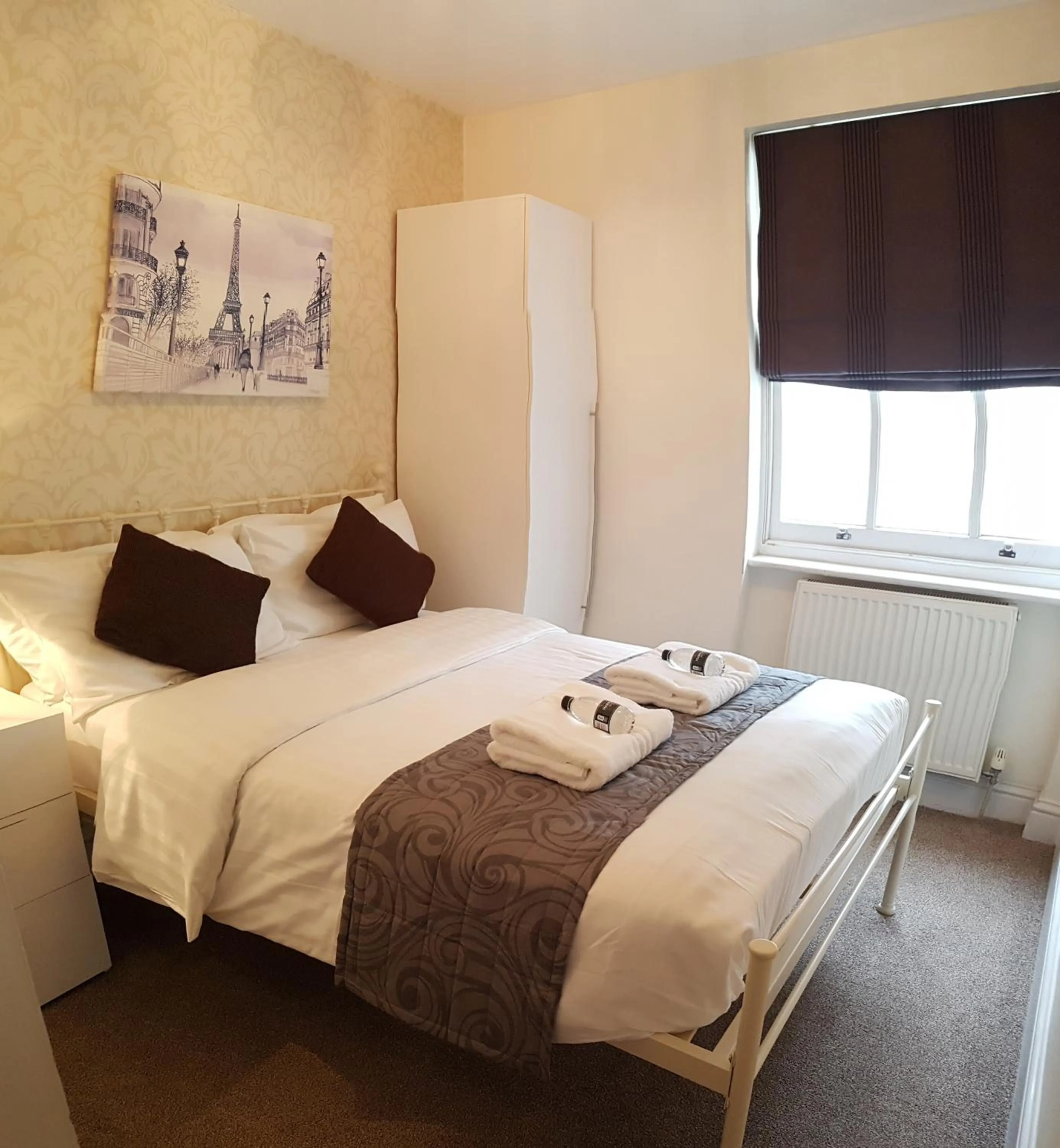 Bed in Grand Pier Guest House