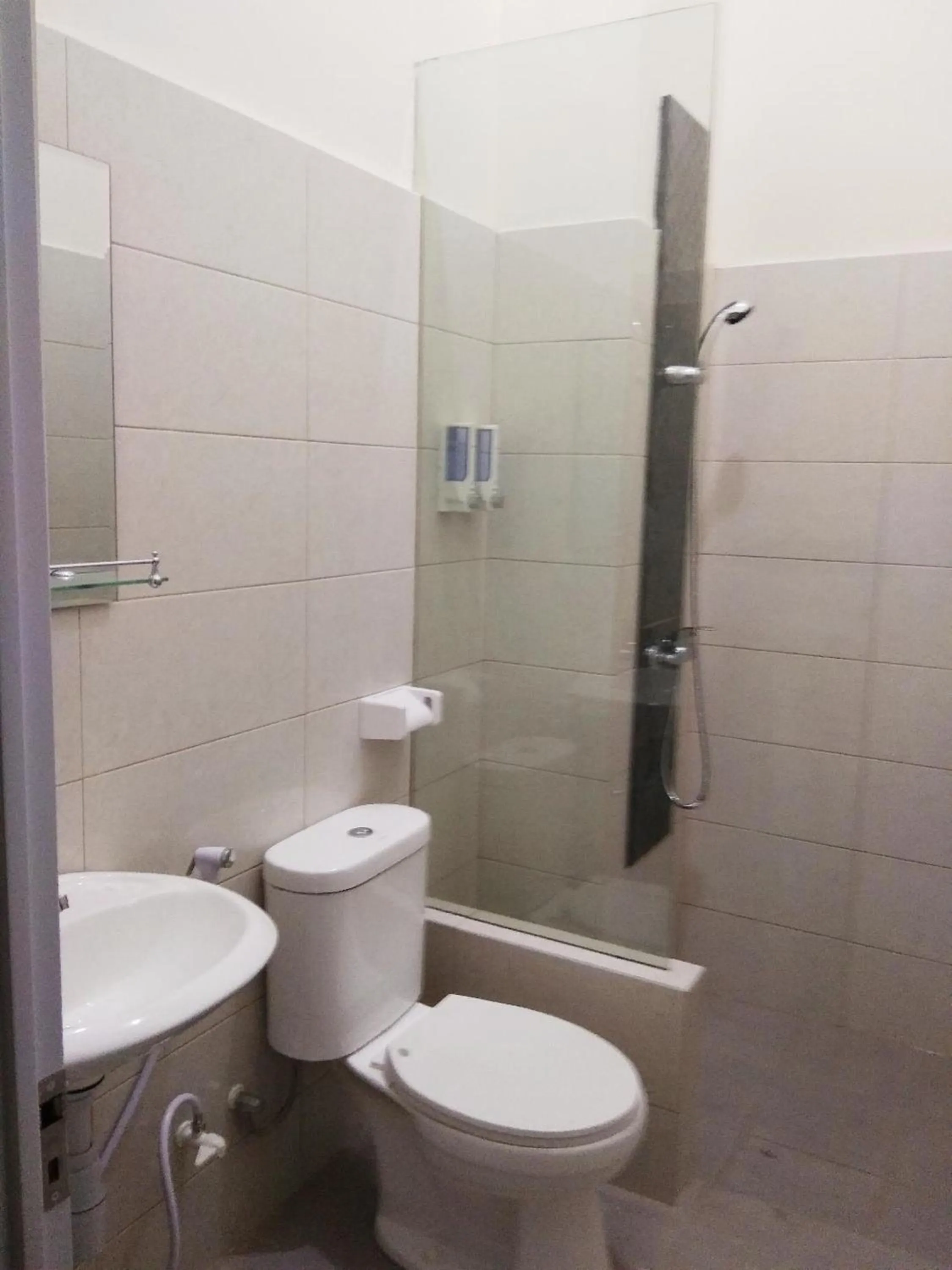 Bathroom in GK Gallery Rumah Sewa