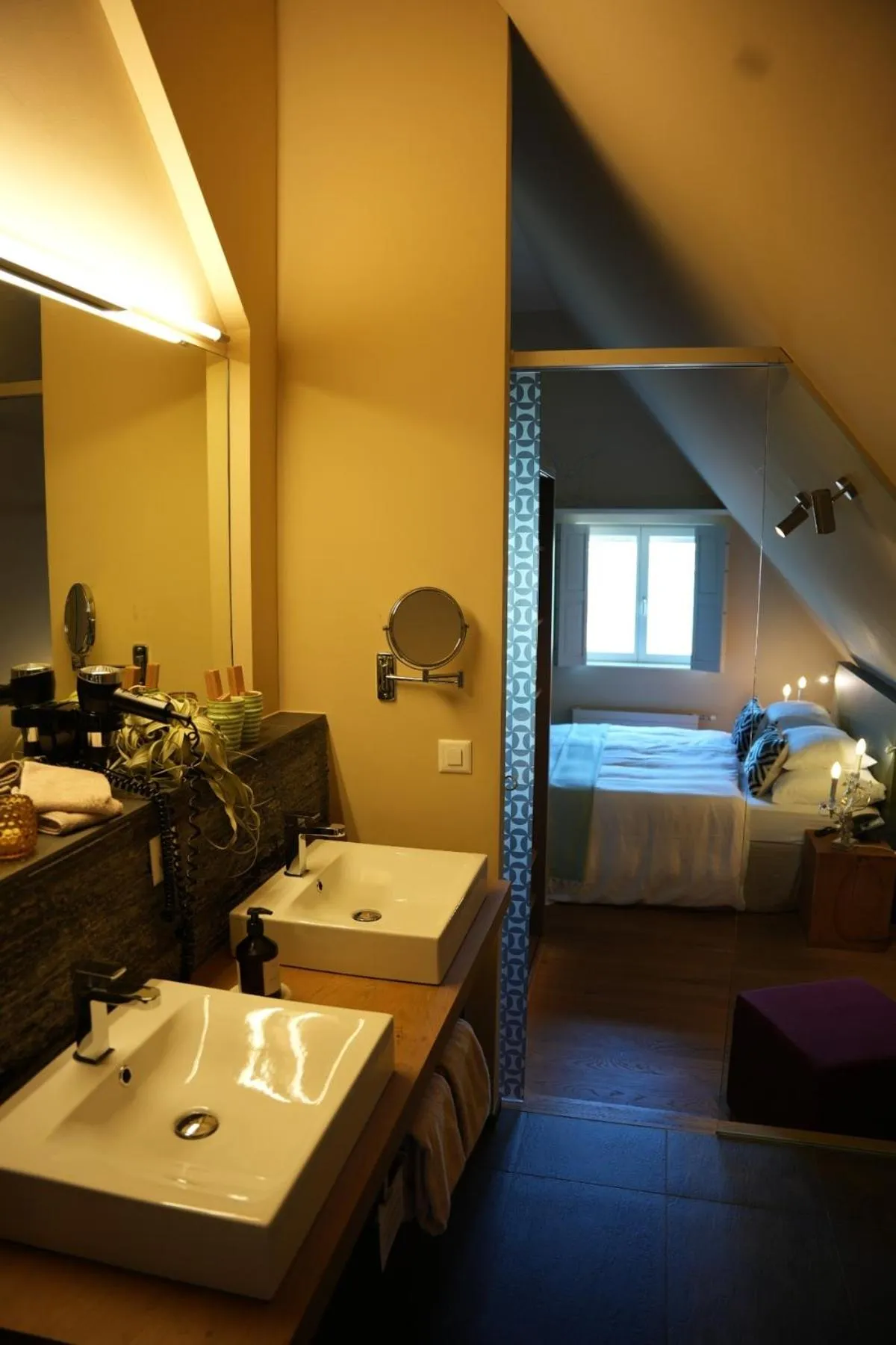 Bathroom, Bed in Landgasthof Halbinsel Au