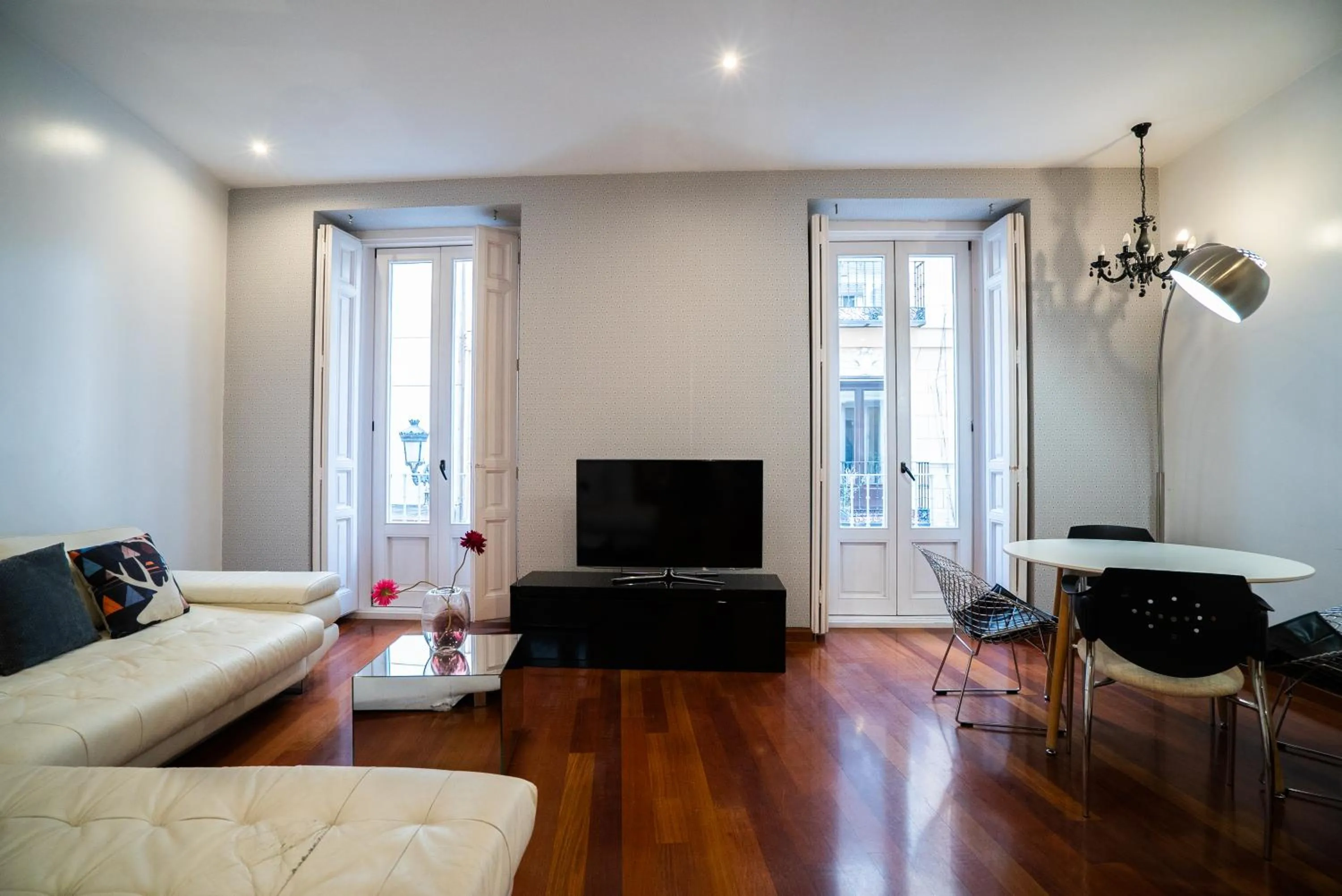 TV and multimedia in Smartr Madrid Atocha