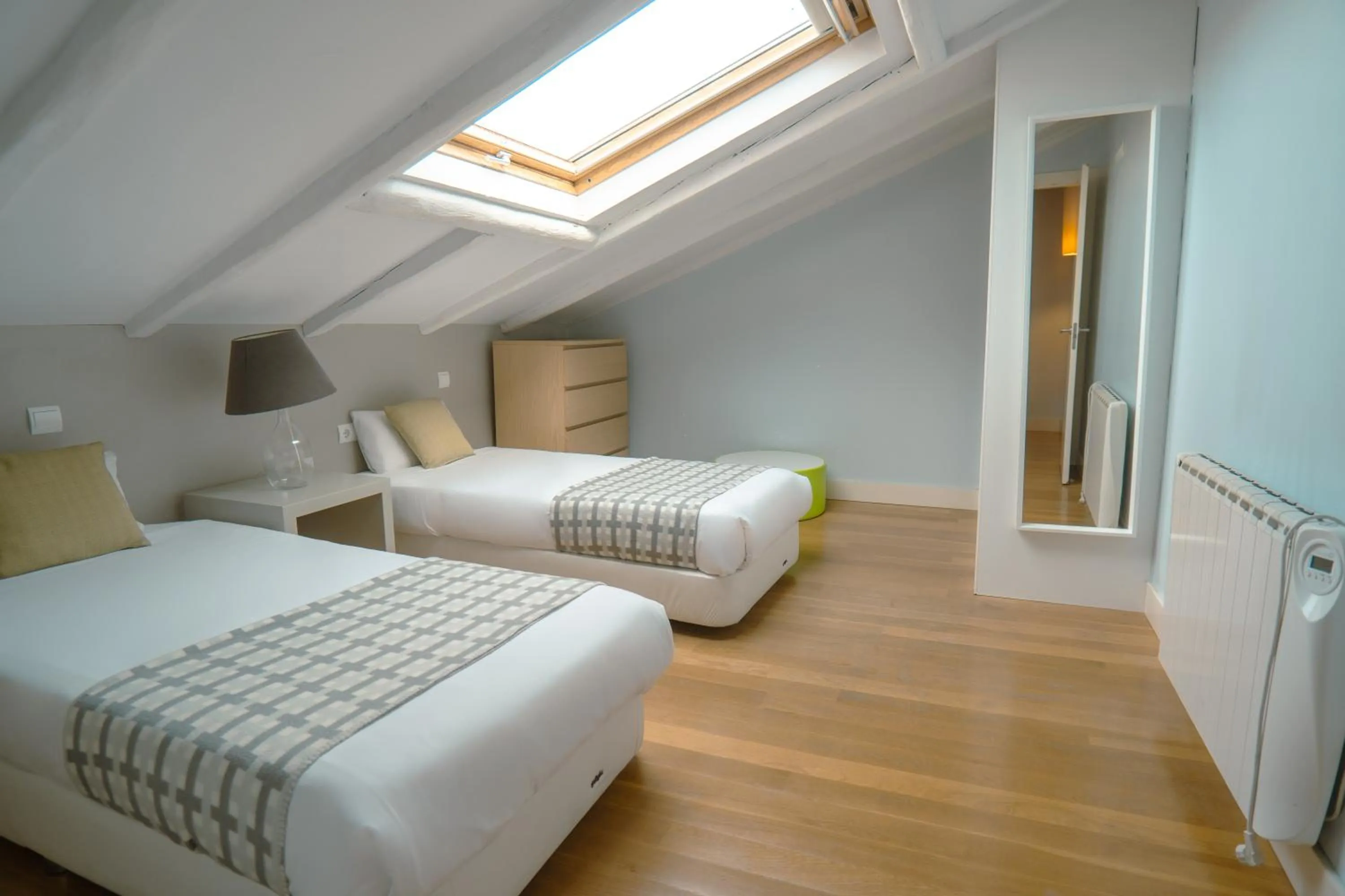 Bedroom in Smartr Madrid Atocha