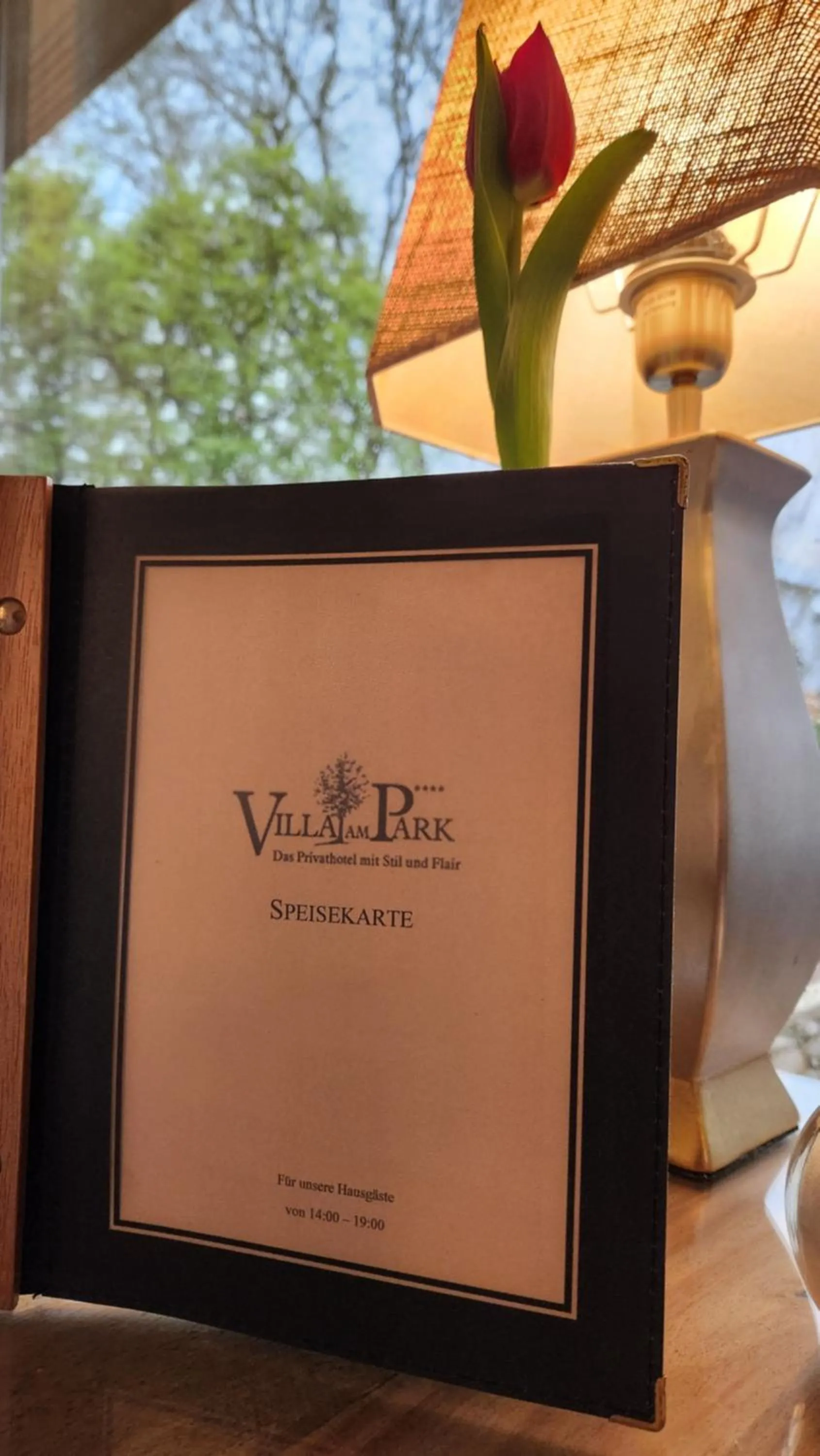 Restaurant/places to eat in Villa am Park