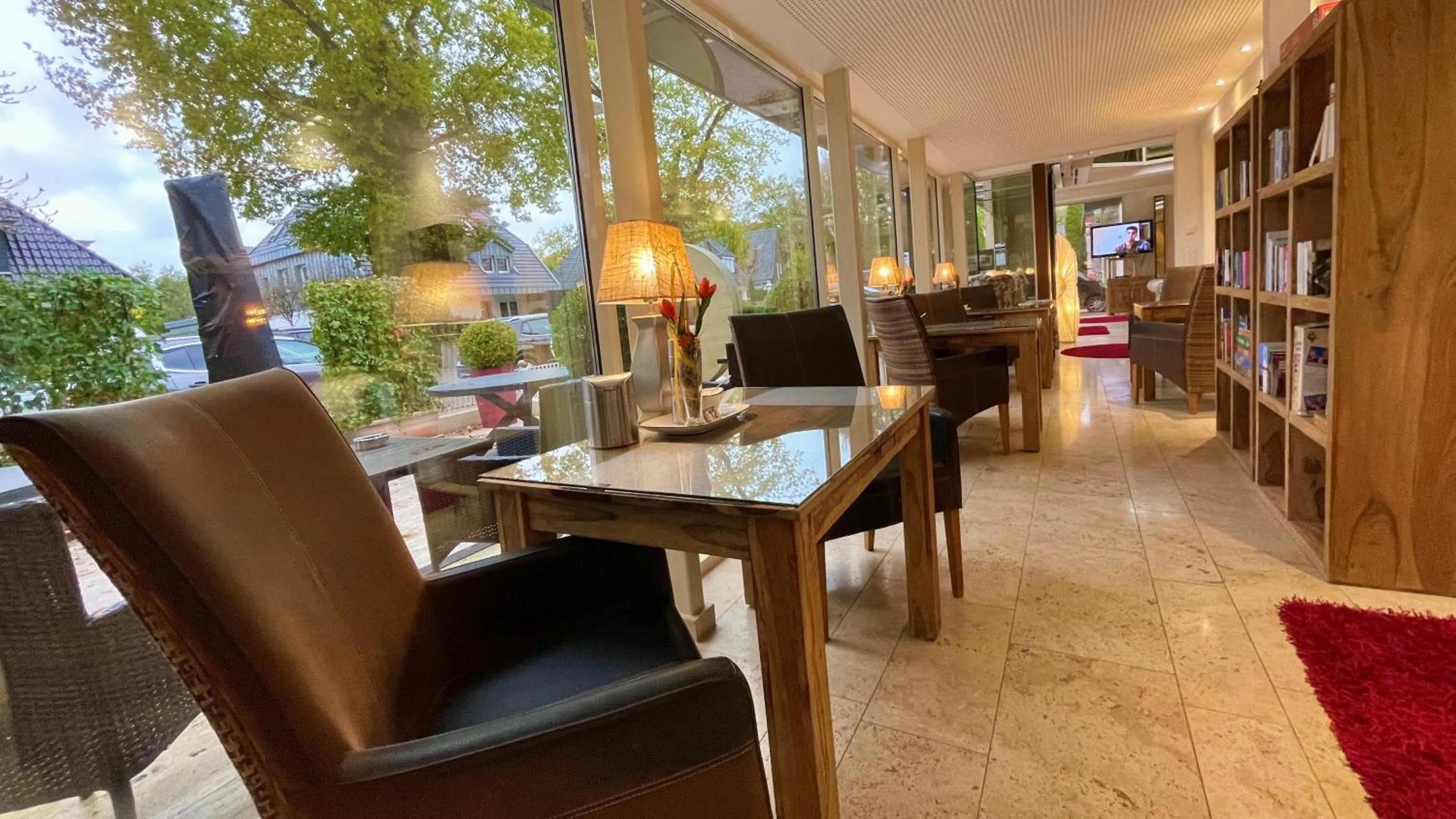 Restaurant/places to eat in Villa am Park