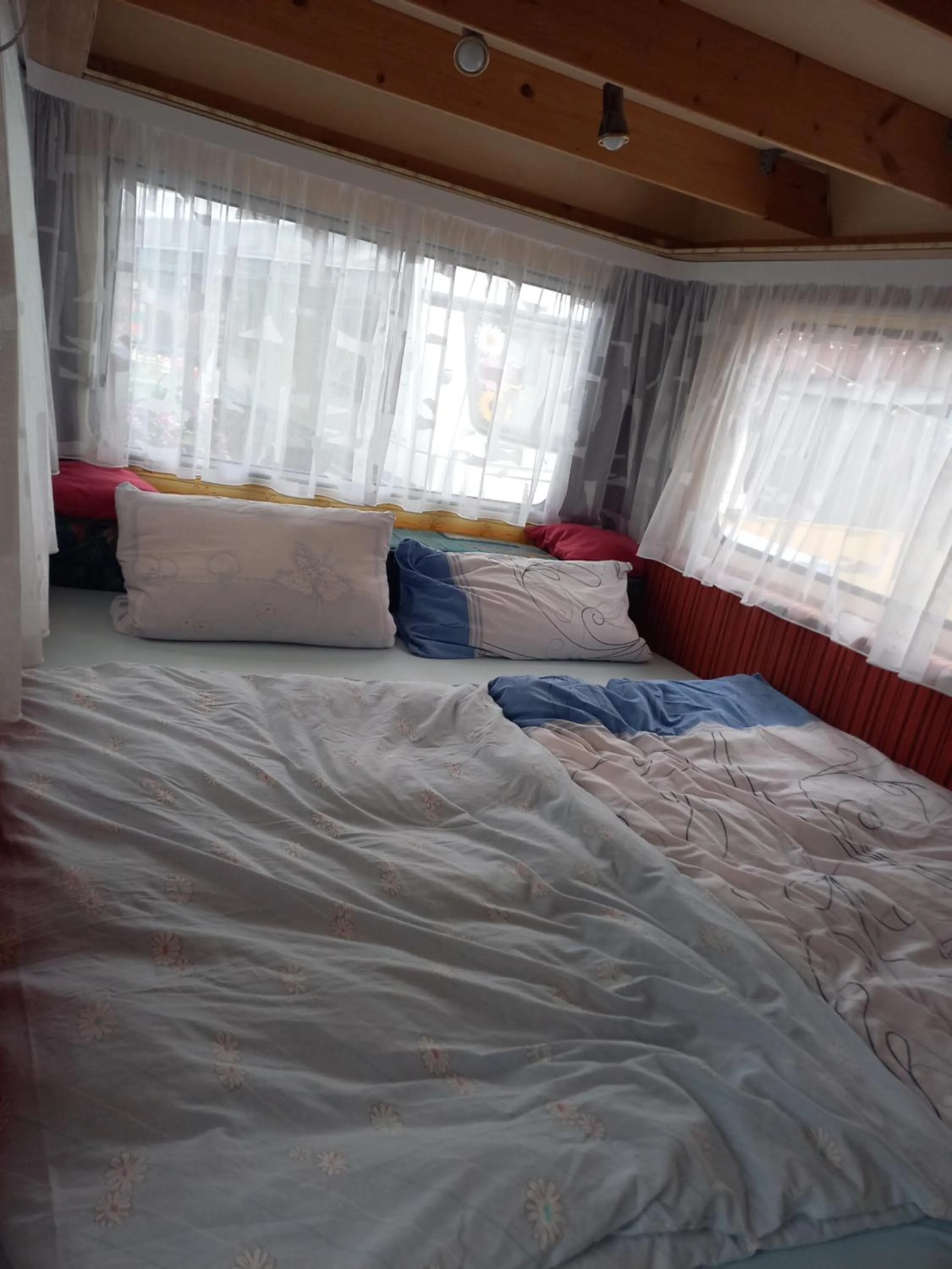 Bed in Ferienwohnwagen Rudolf