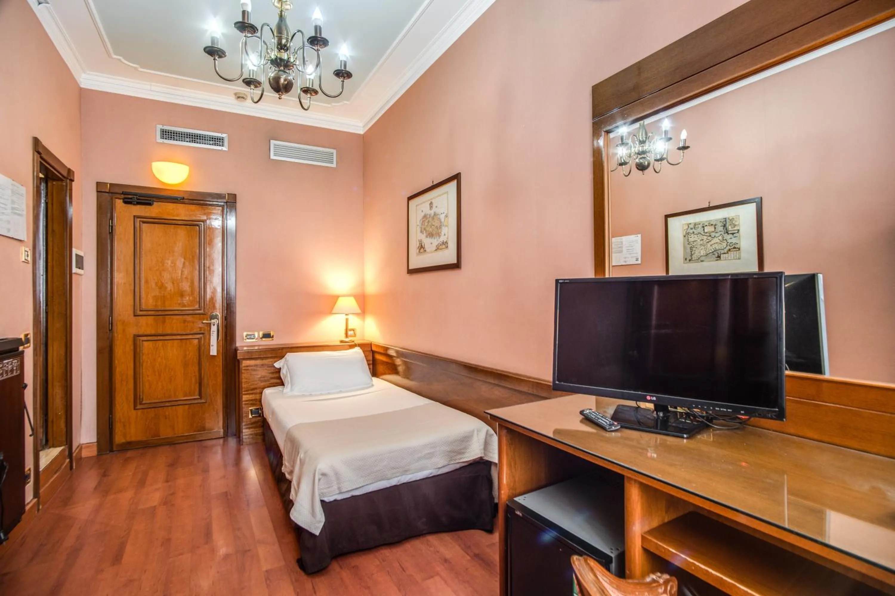 Bed in Hotel Della Torre Argentina