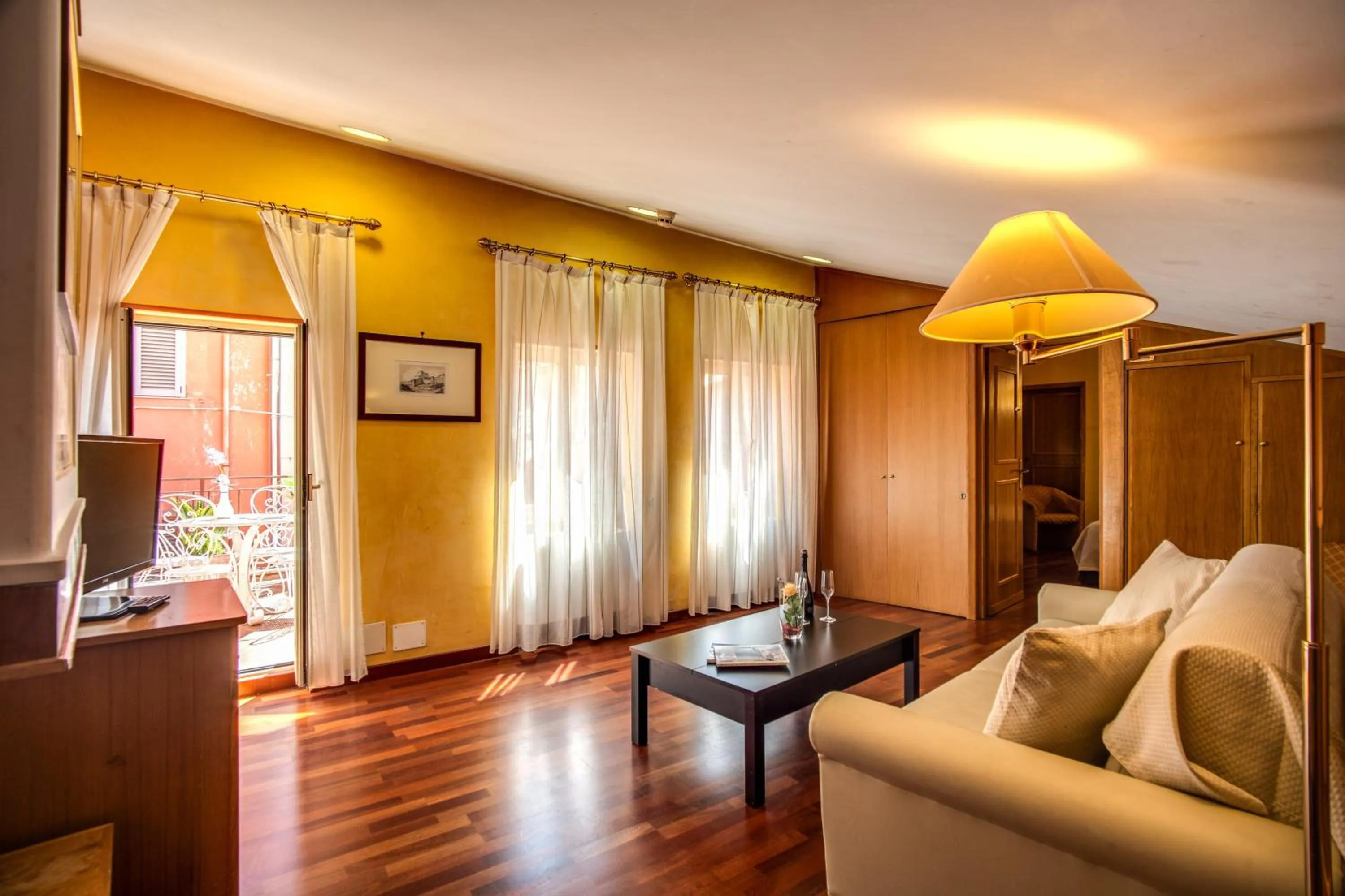 Seating area in Hotel Della Torre Argentina