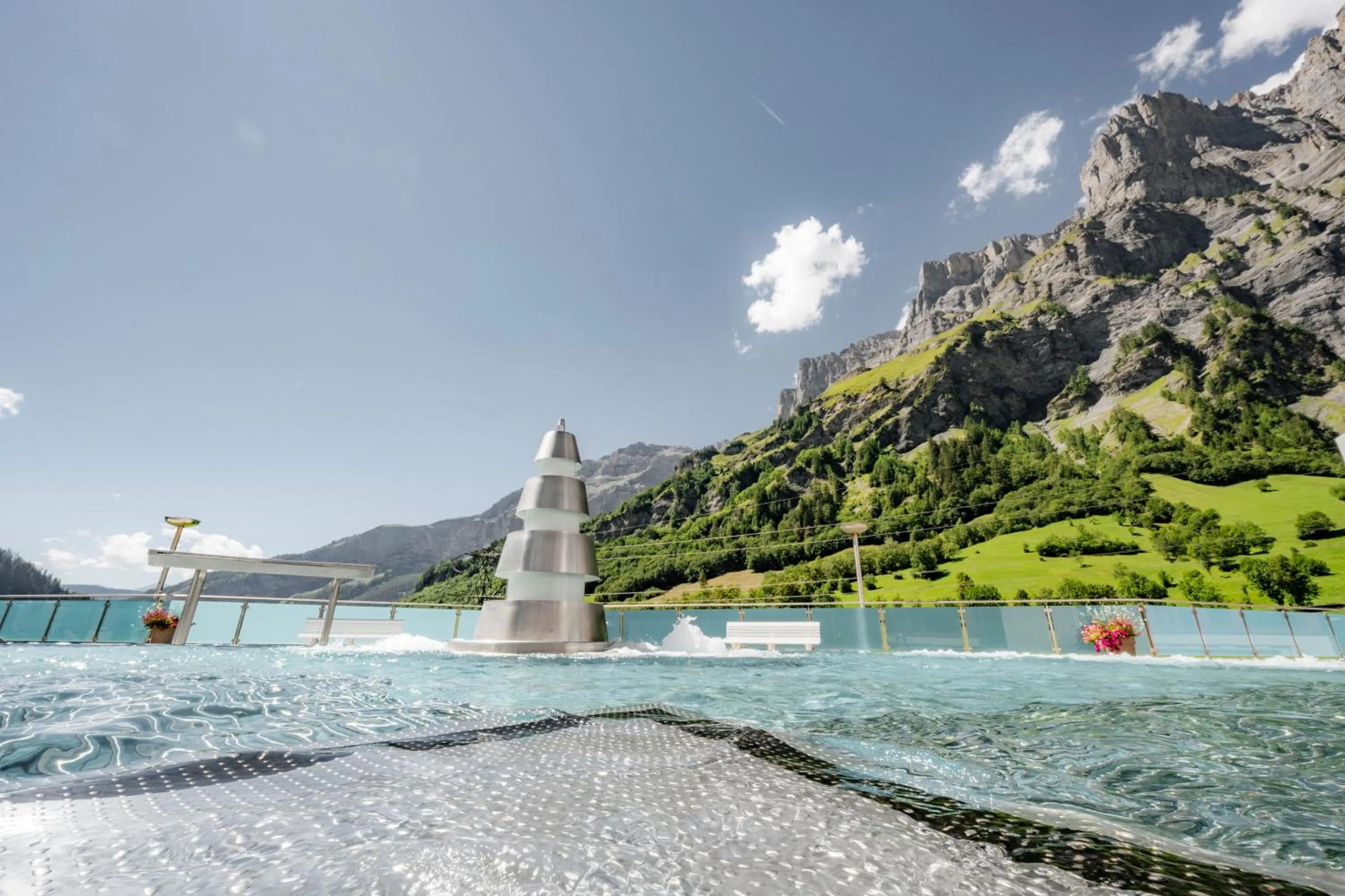 Swimming pool in Hotel Alfa Superieur - Leukerbad-Therme