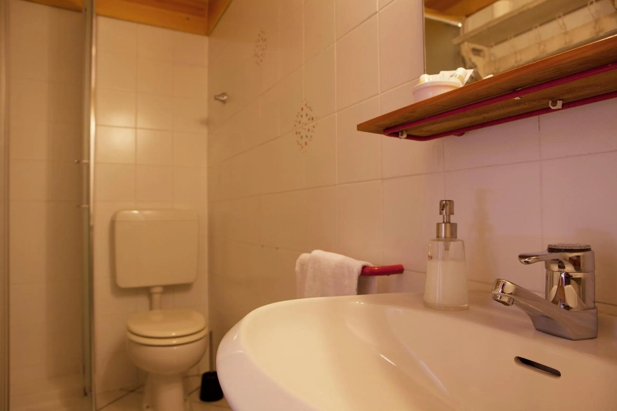 Shower in Le Rosier B&B e Appartamento