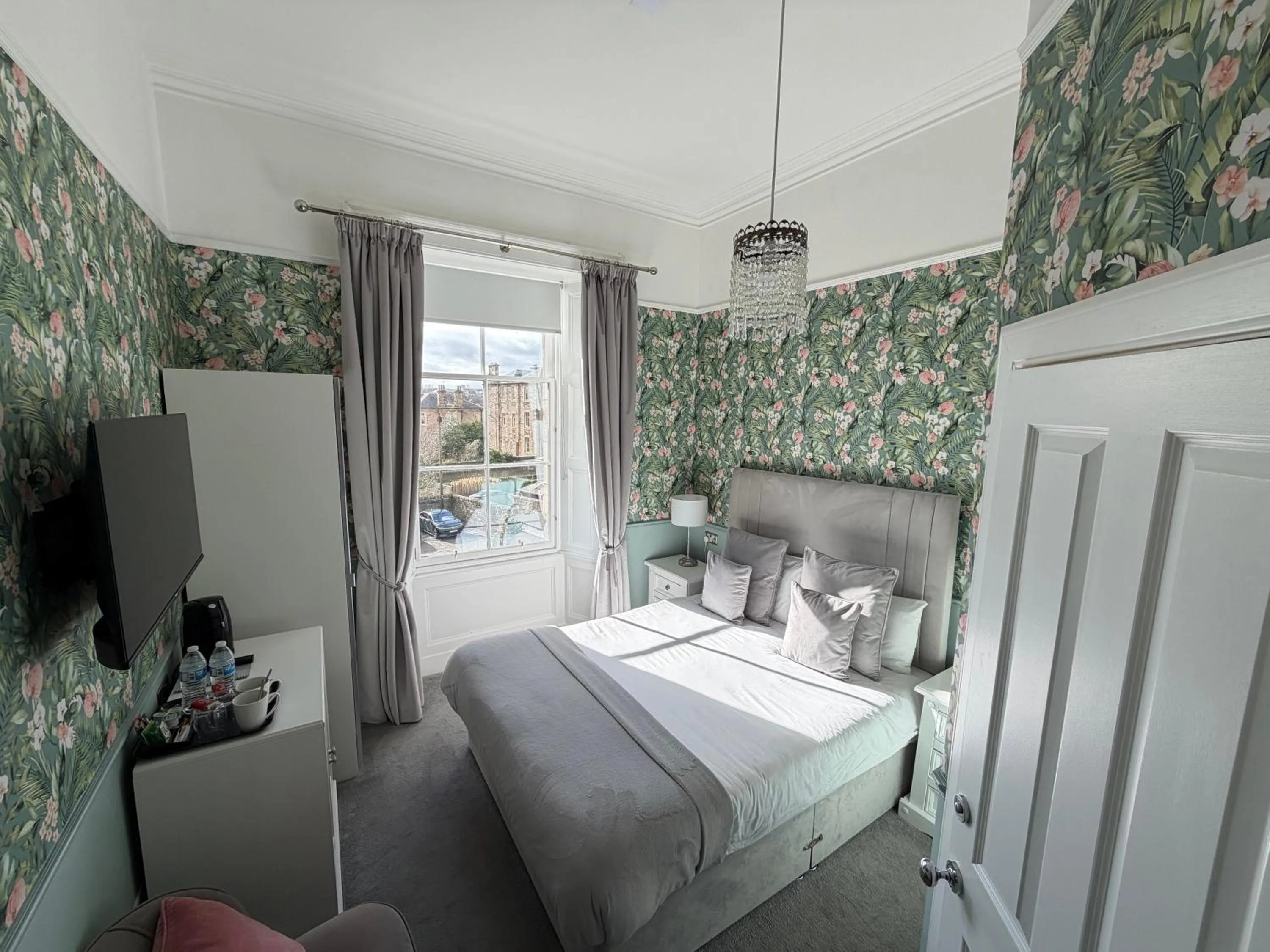 Bed in Grangeview Guest House