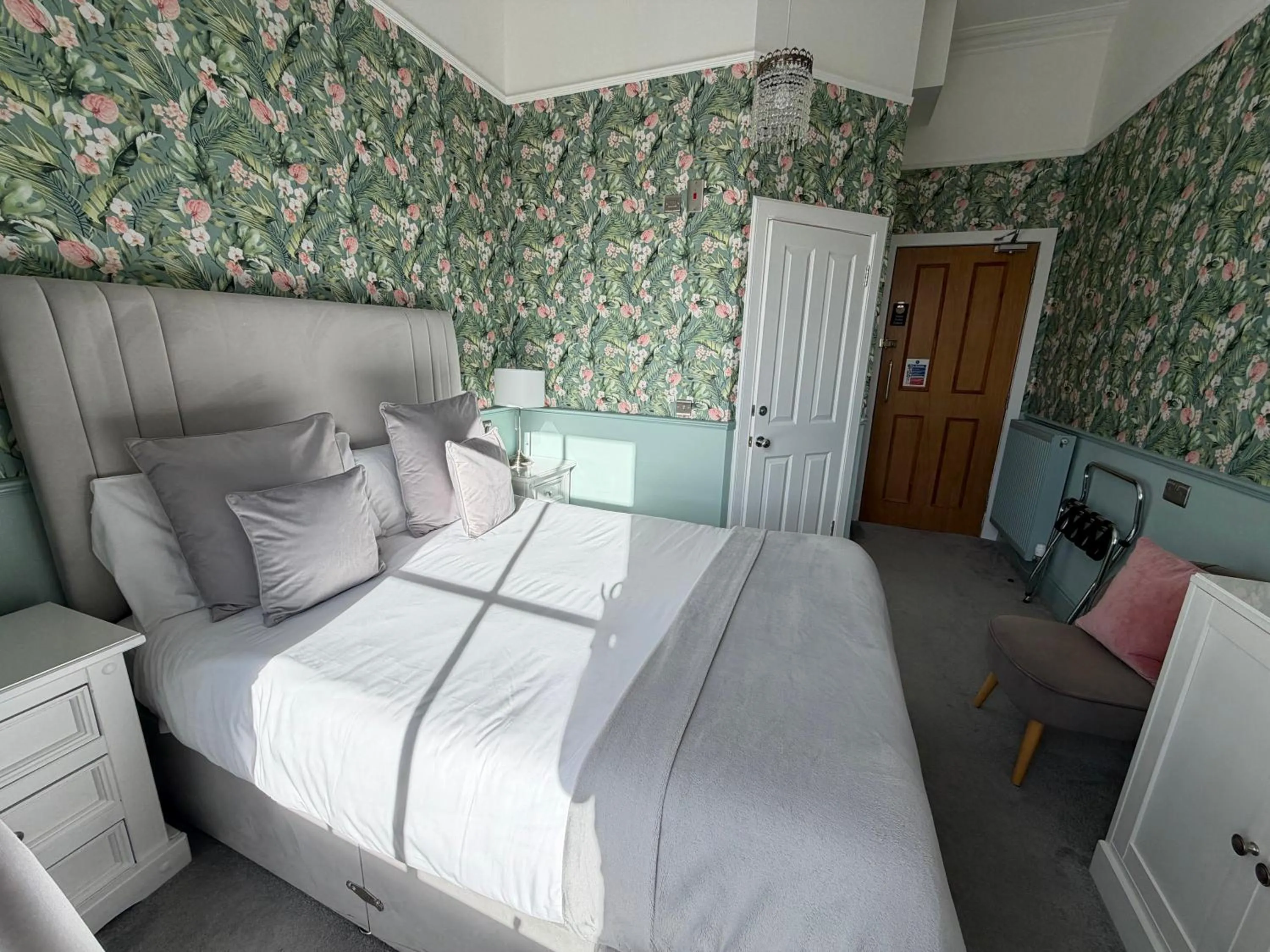 Bed in Grangeview Guest House