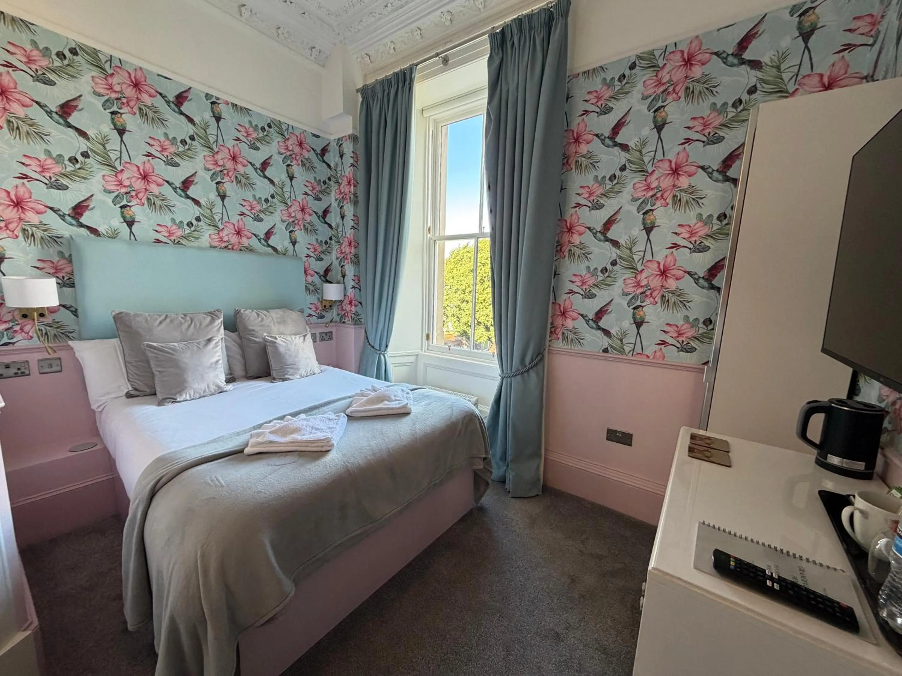Bed in Grangeview Guest House