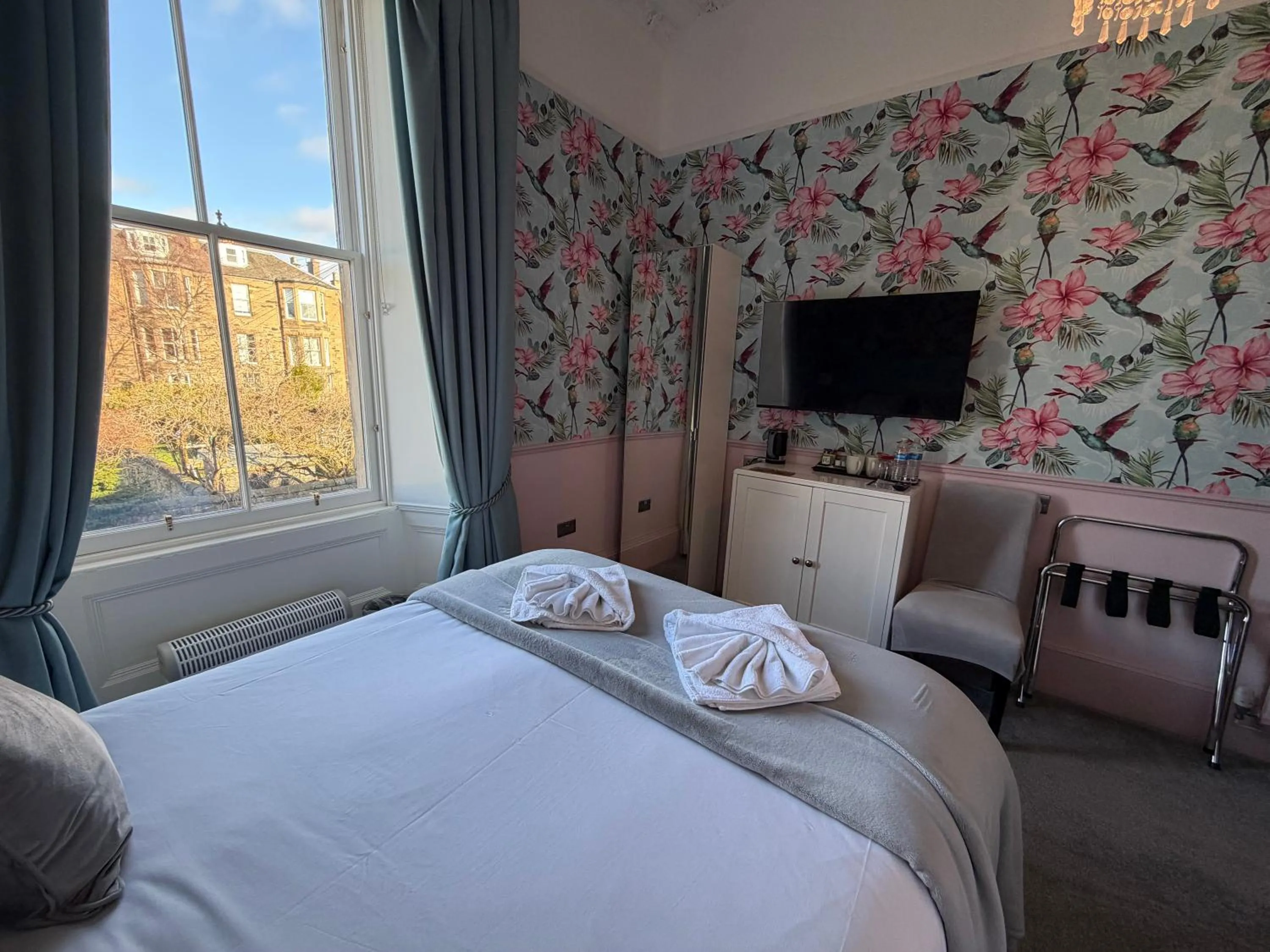 Bed in Grangeview Guest House