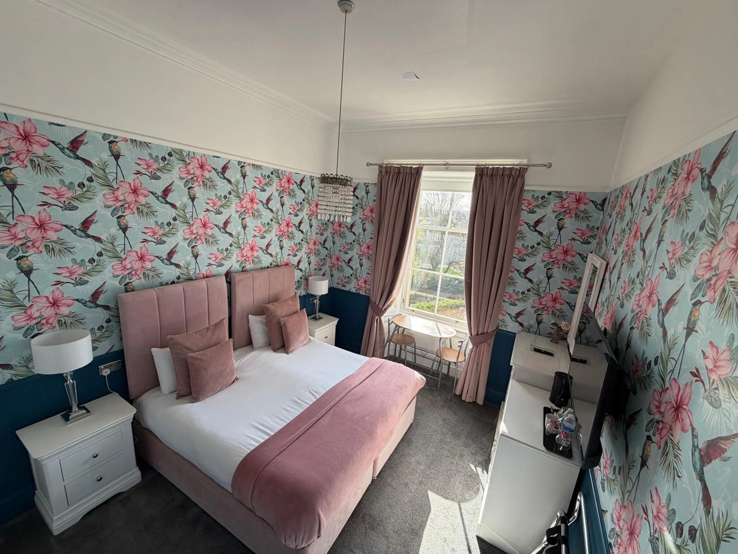 Bed in Grangeview Guest House