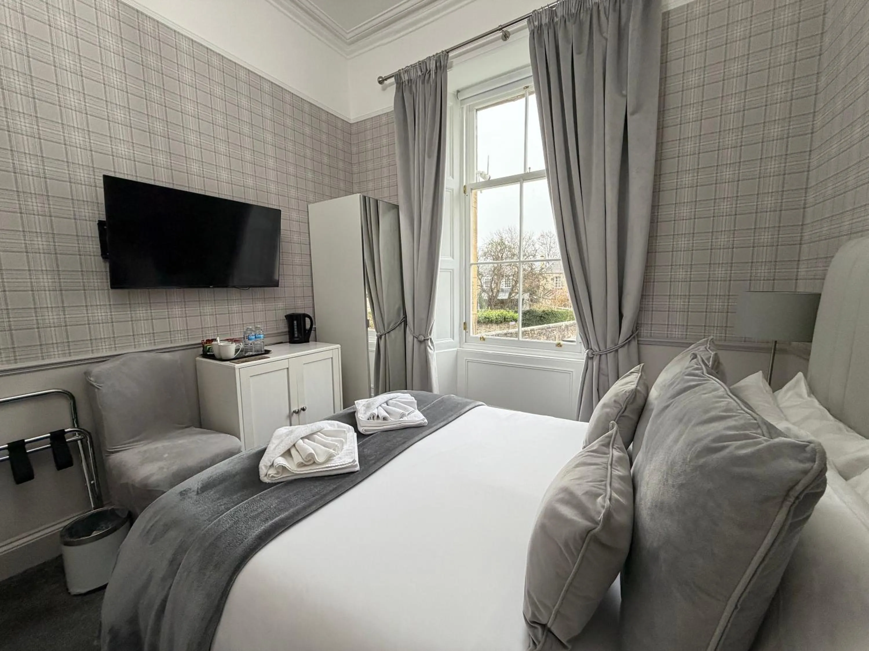 Bed in Grangeview Guest House