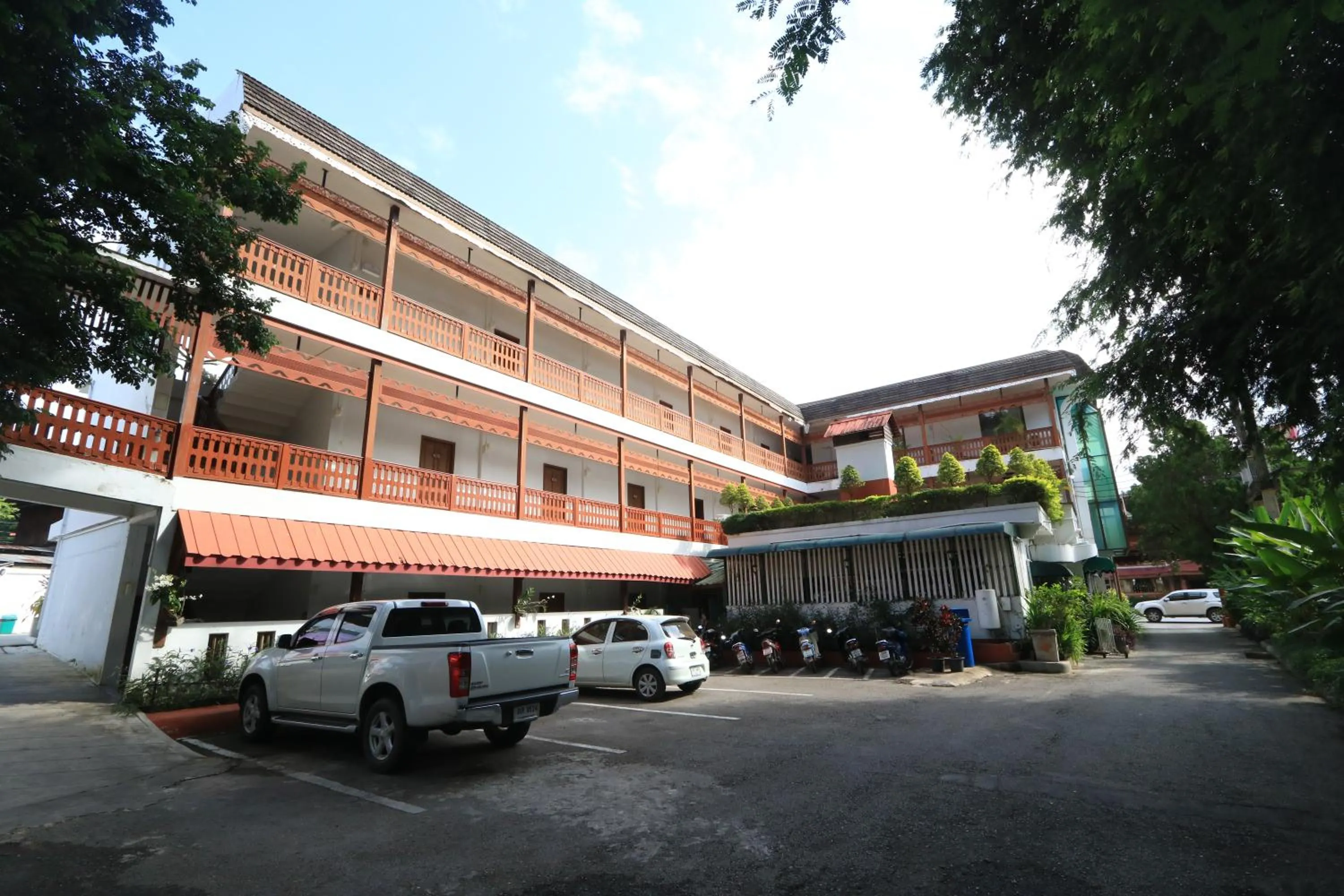 Baiyoke Chalet Hotel