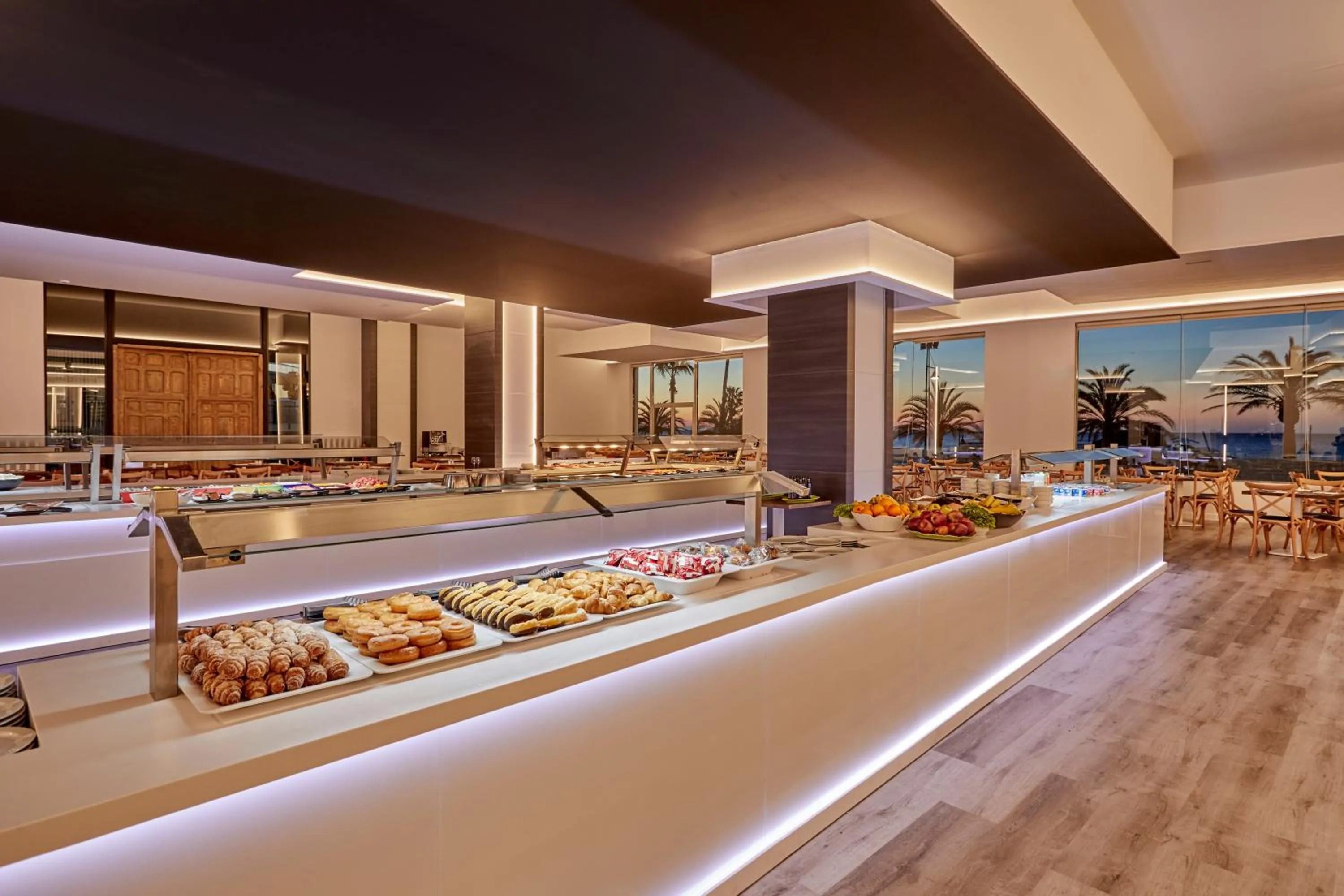 Buffet breakfast in Ibersol Torremolinos Beach