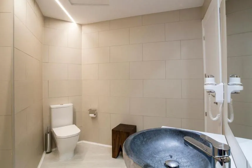 Bathroom in Ibersol Torremolinos Beach