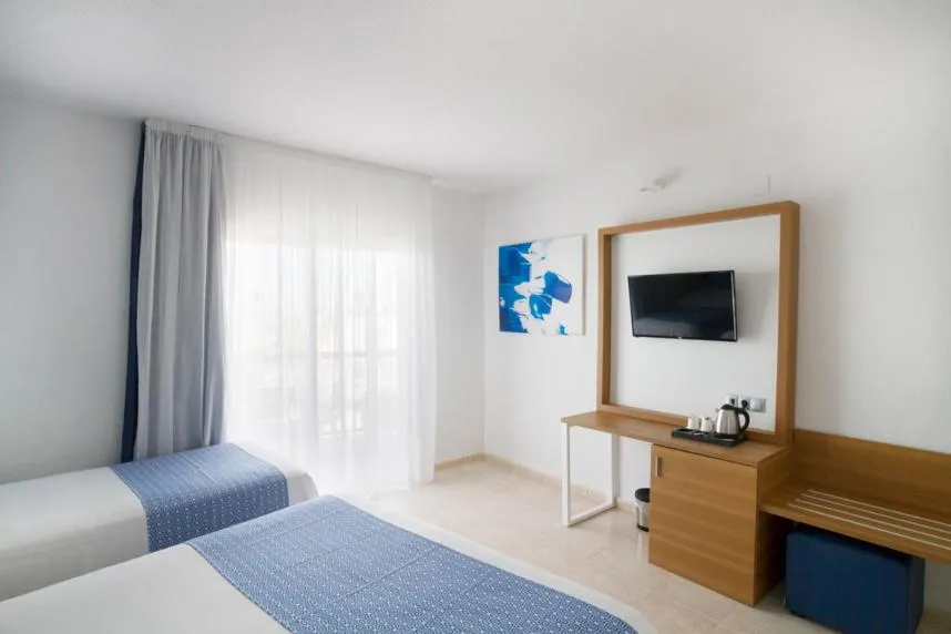 Photo of the whole room, Bed in Ibersol Torremolinos Beach