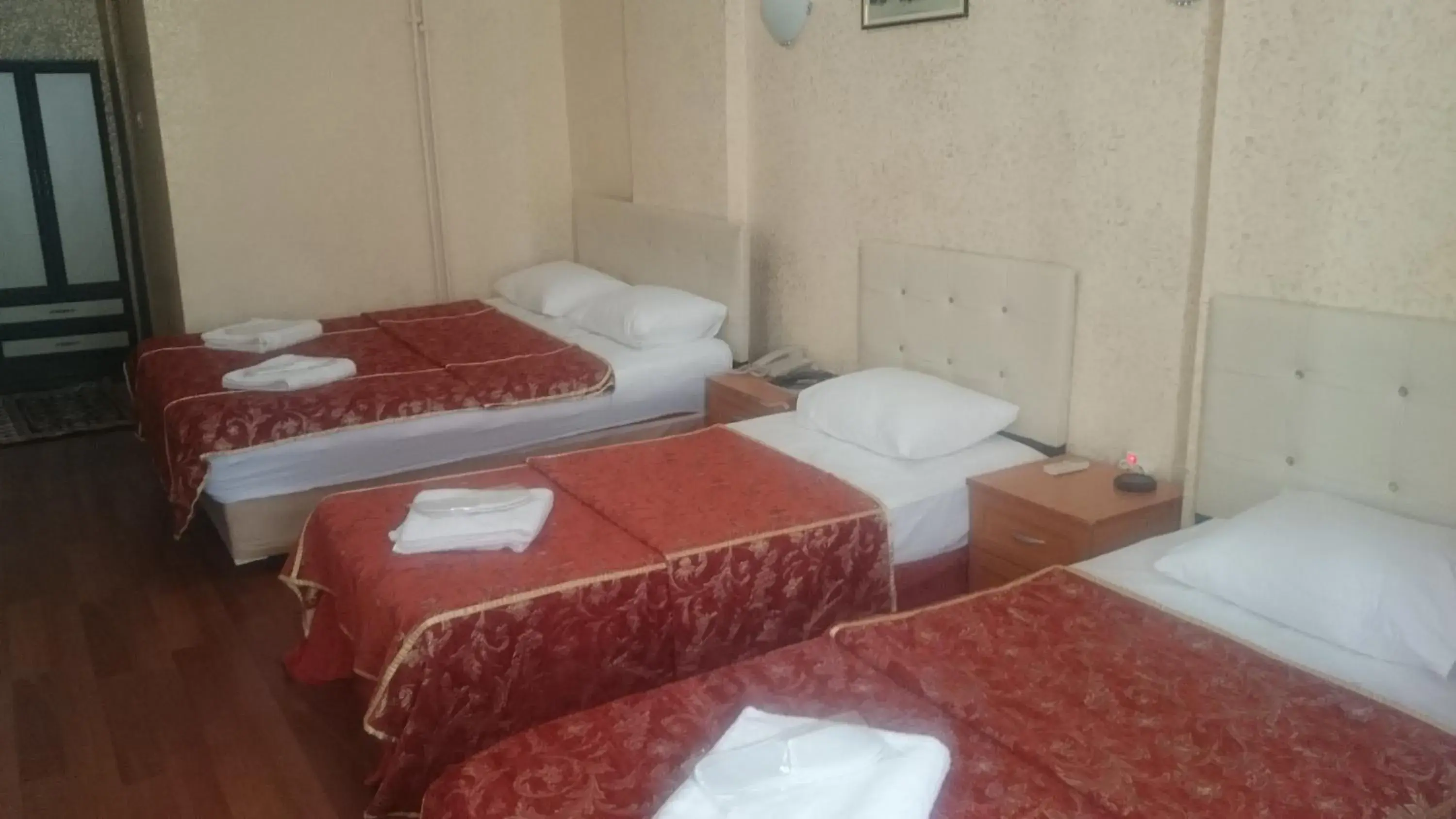 Standard Quadruple Room in Florin Hotel Standard Quadruple Room in Florin Hotel