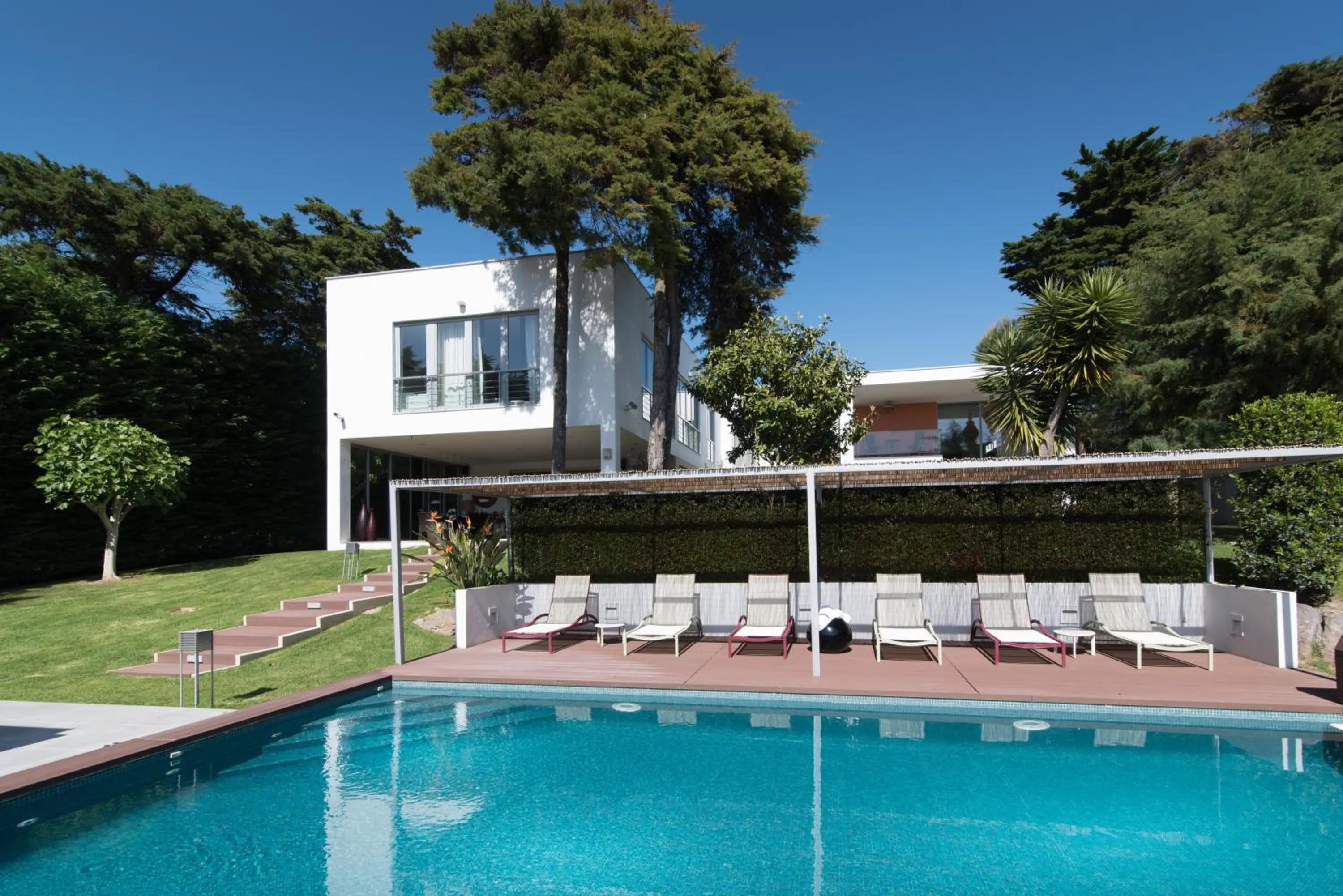 Property building in Cascais Casa Laranja Guesthouse