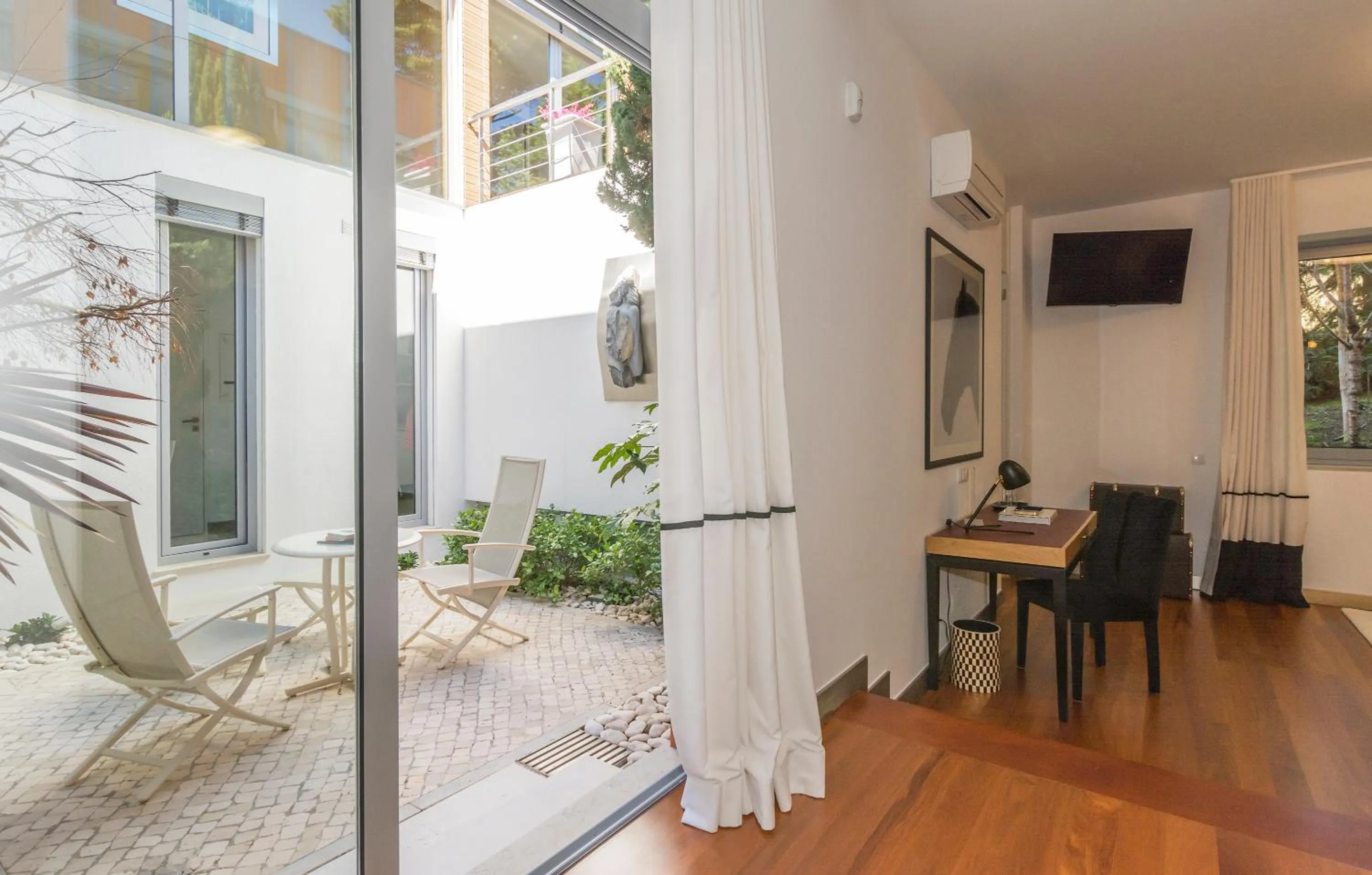 Garden in Cascais Casa Laranja Guesthouse