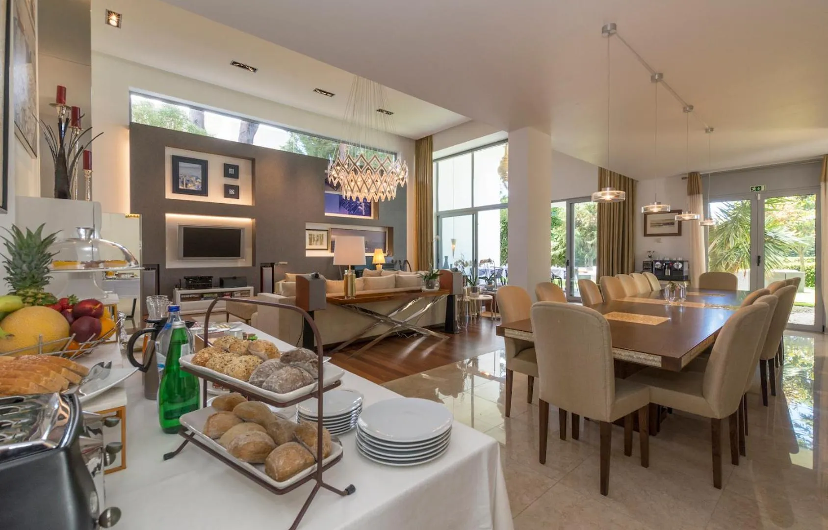 Buffet breakfast in Cascais Casa Laranja Guesthouse