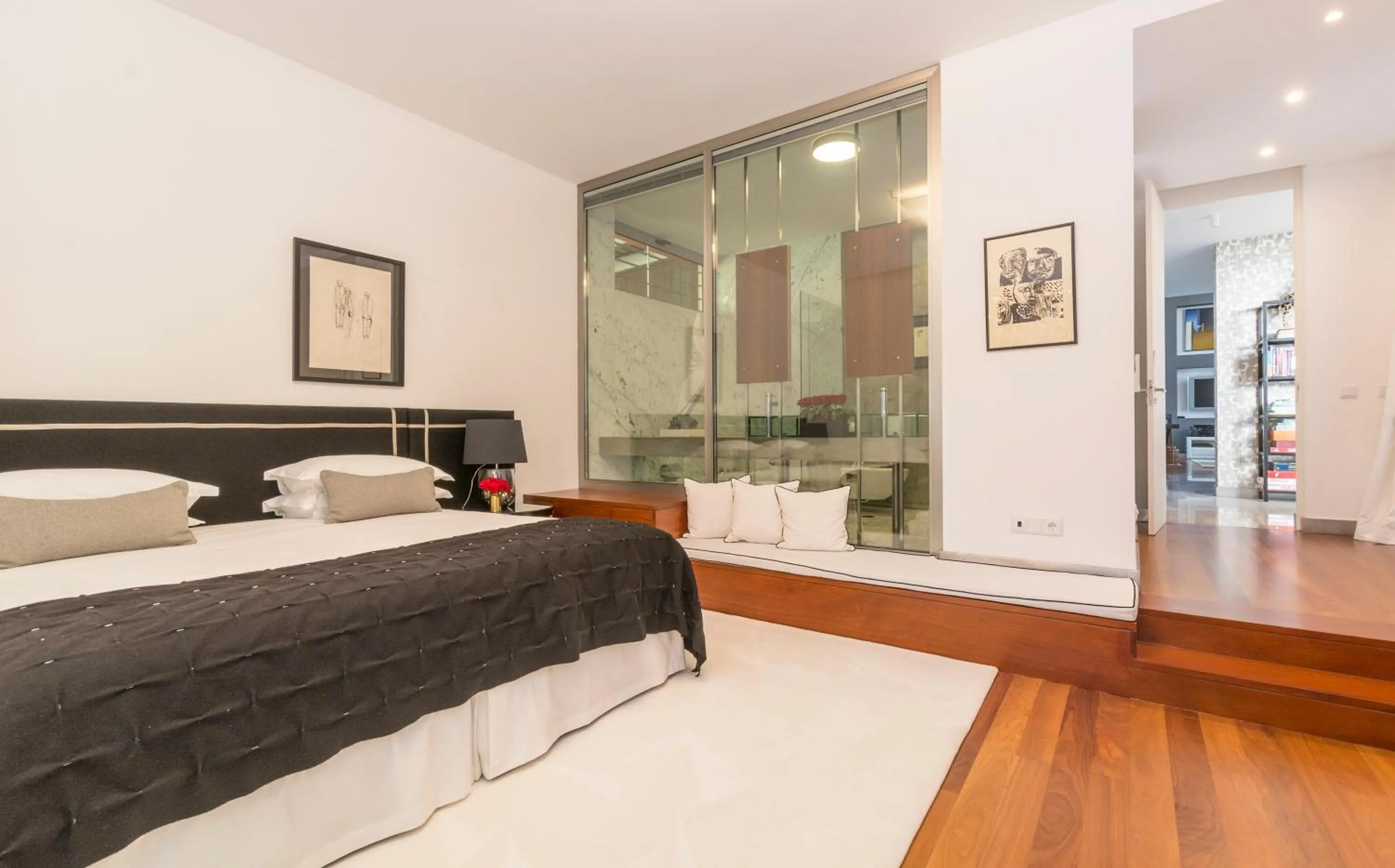 Photo of the whole room, Bed in Cascais Casa Laranja Guesthouse