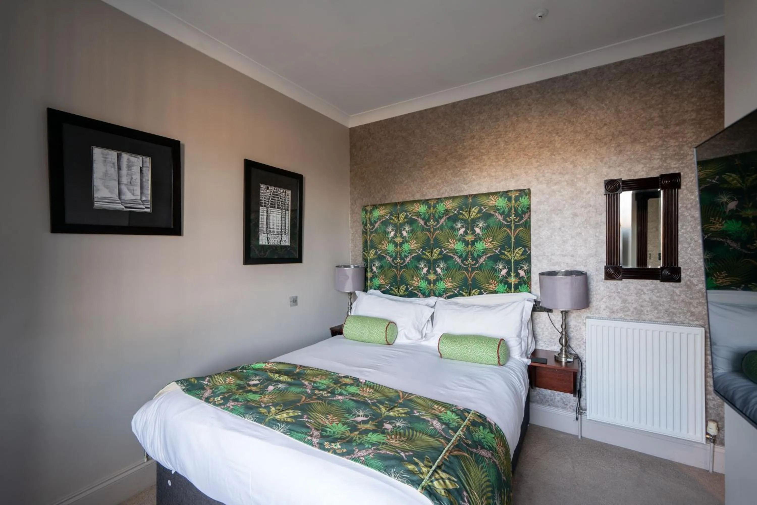 Bed in No11 Boutique Hotel & Brasserie