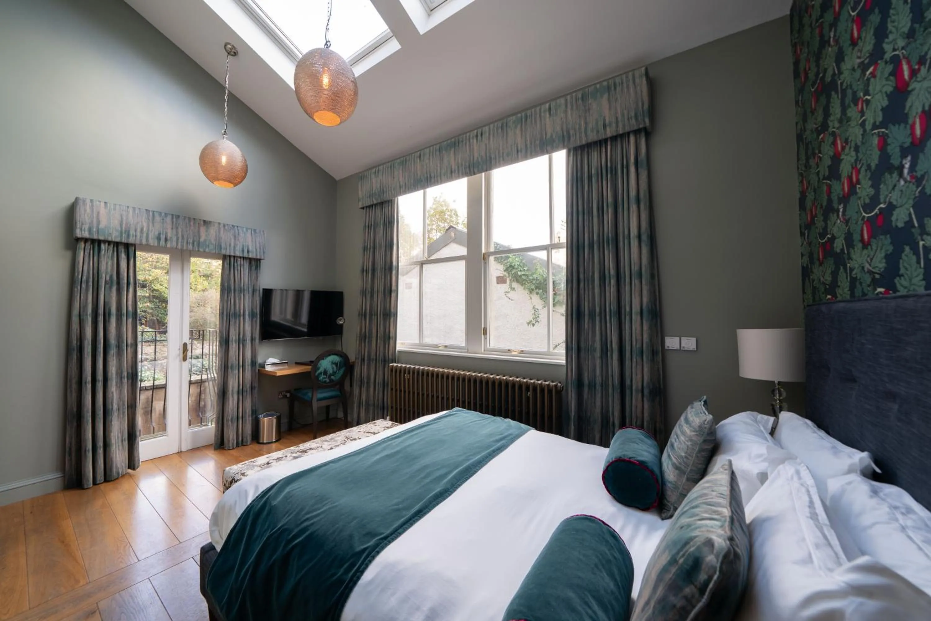 Bedroom, Bed in No11 Boutique Hotel & Brasserie