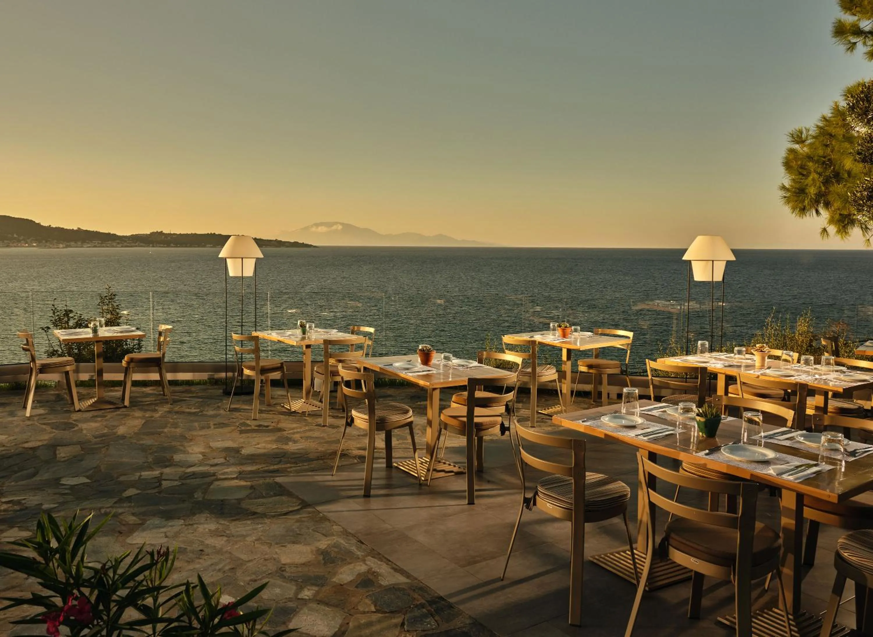 Restaurant/places to eat in Ionian Hill Hotel