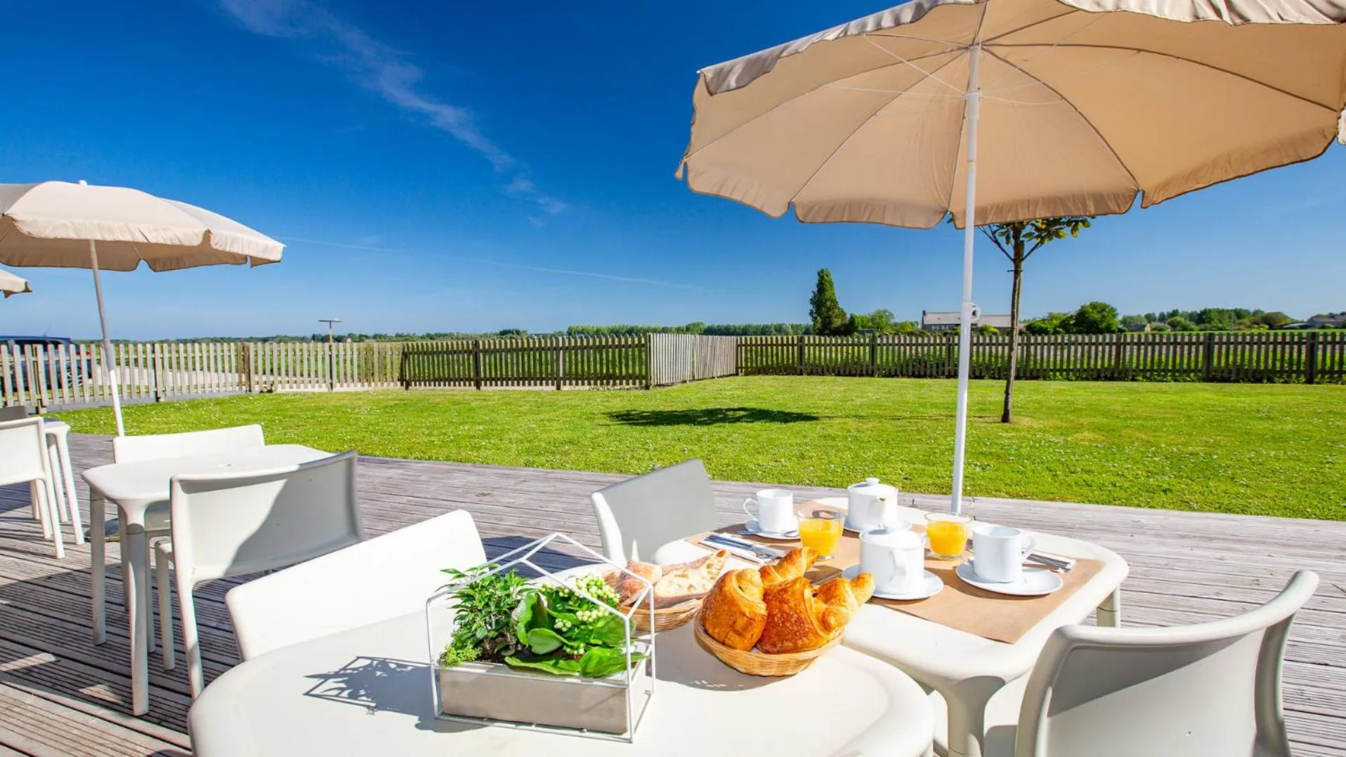 Breakfast in Vacancéole - Le Domaine du Mont - Mont St Michel