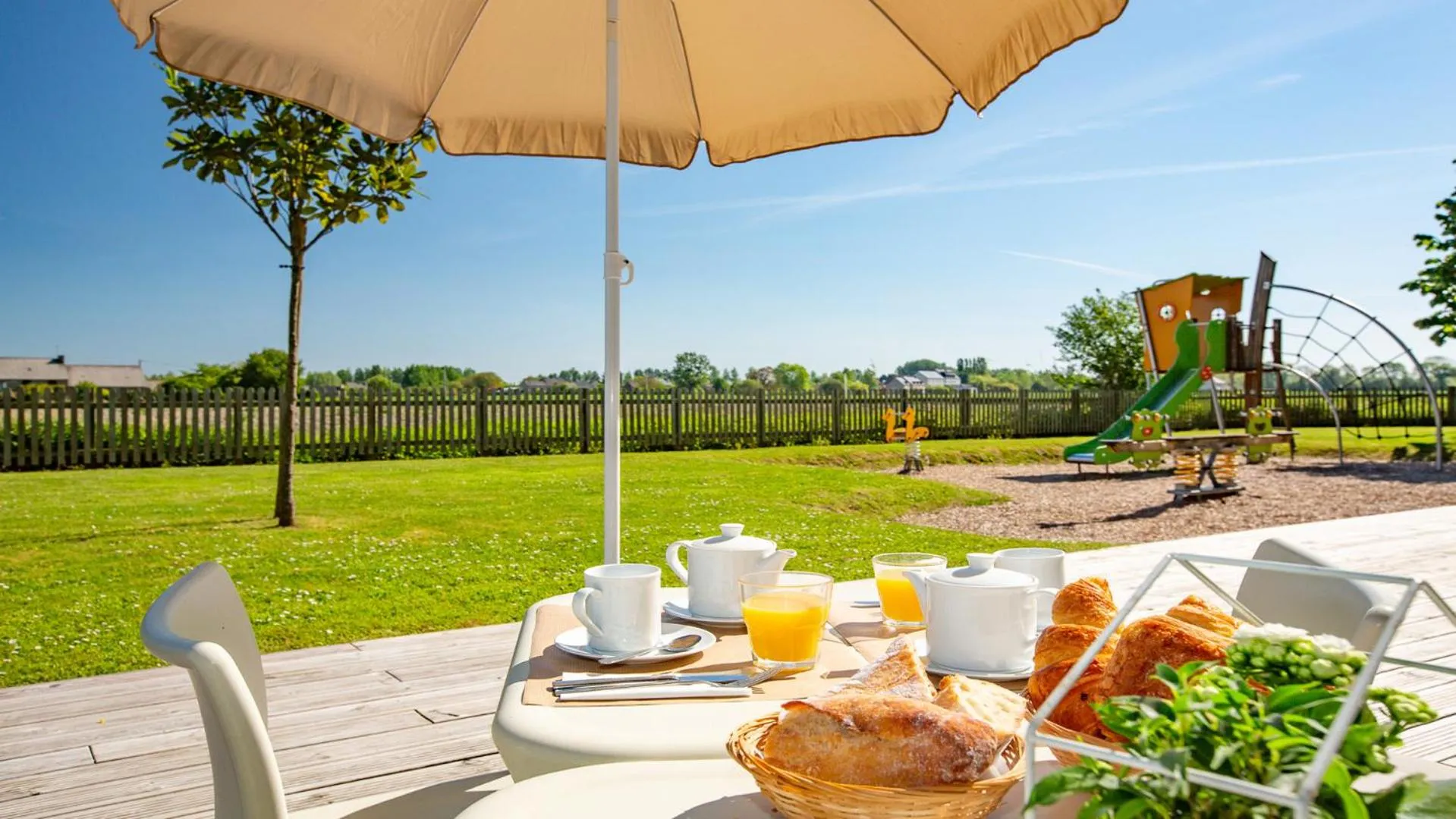 Breakfast in Vacancéole - Le Domaine du Mont - Mont St Michel