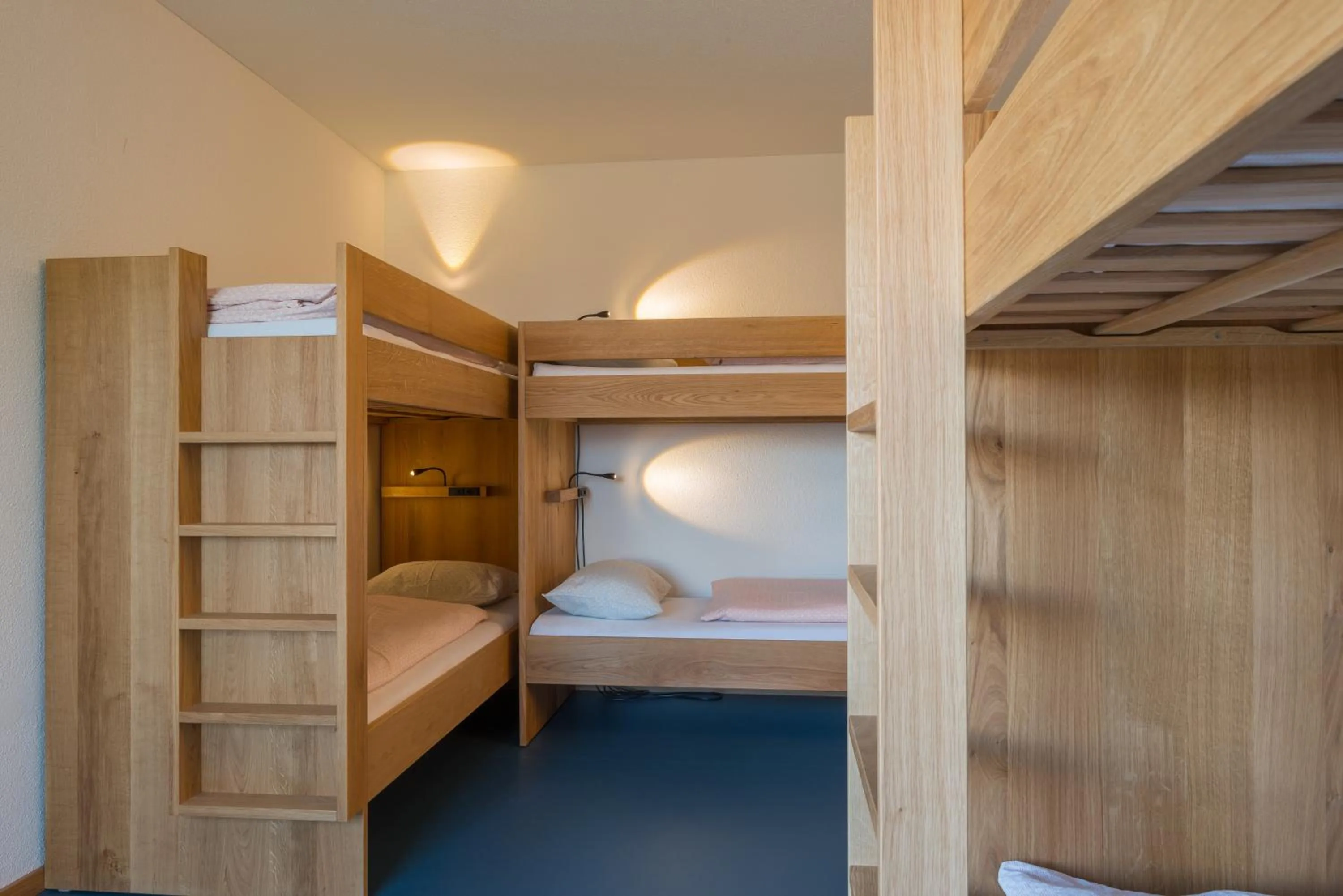Photo of the whole room, Bed in Zug Youth Hostel