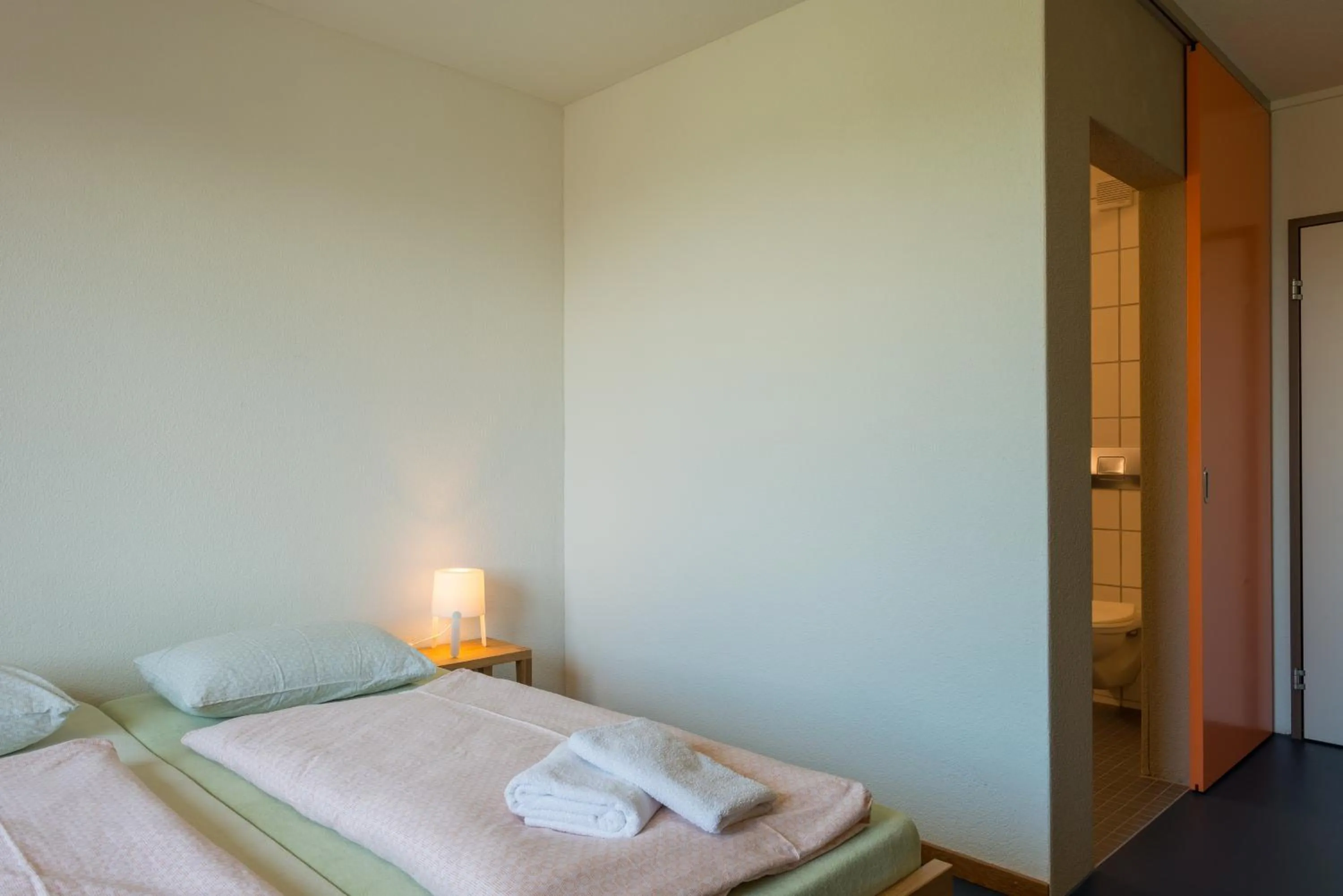 Photo of the whole room, Bed in Zug Youth Hostel