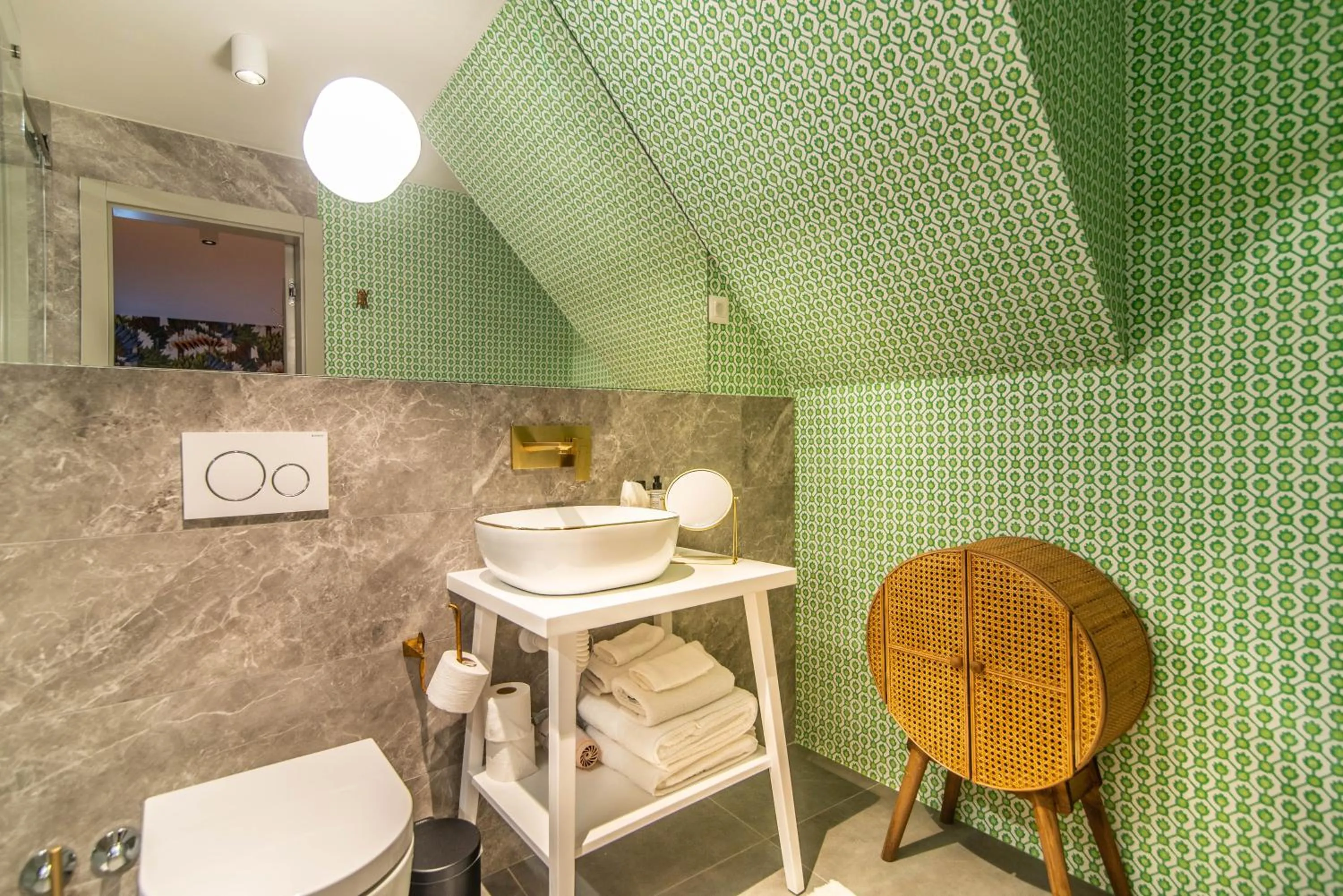 Toilet in The Melegran