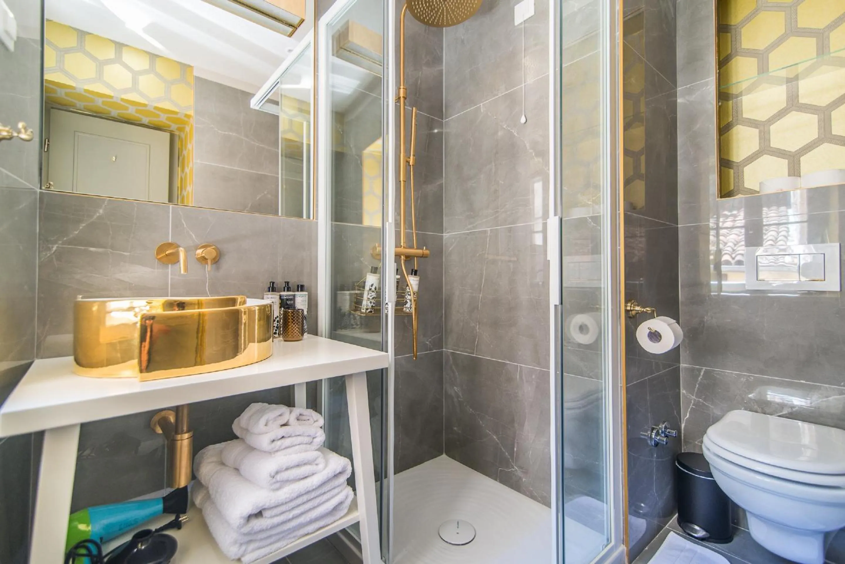 Bathroom in The Melegran