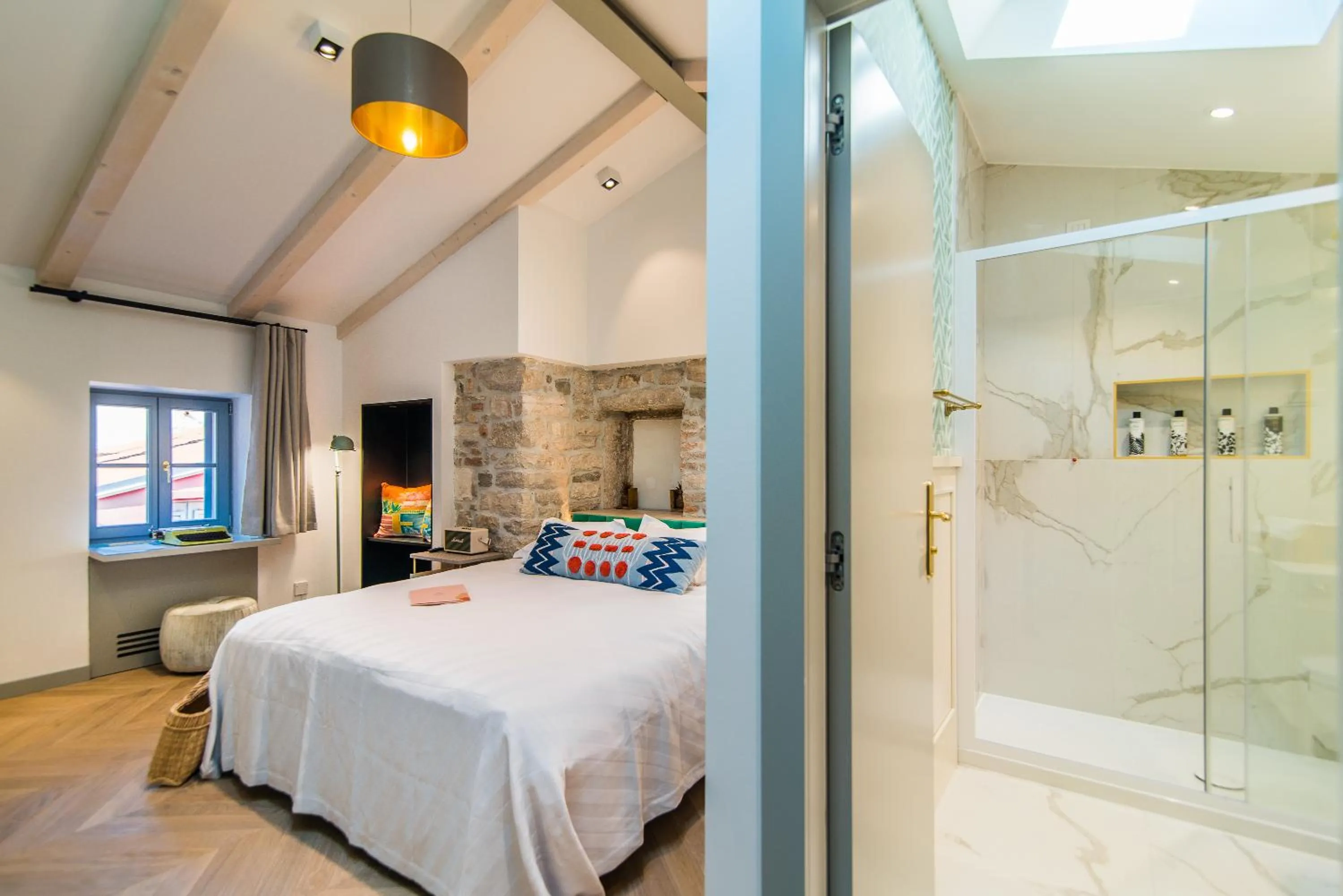 Bathroom, Bed in The Melegran