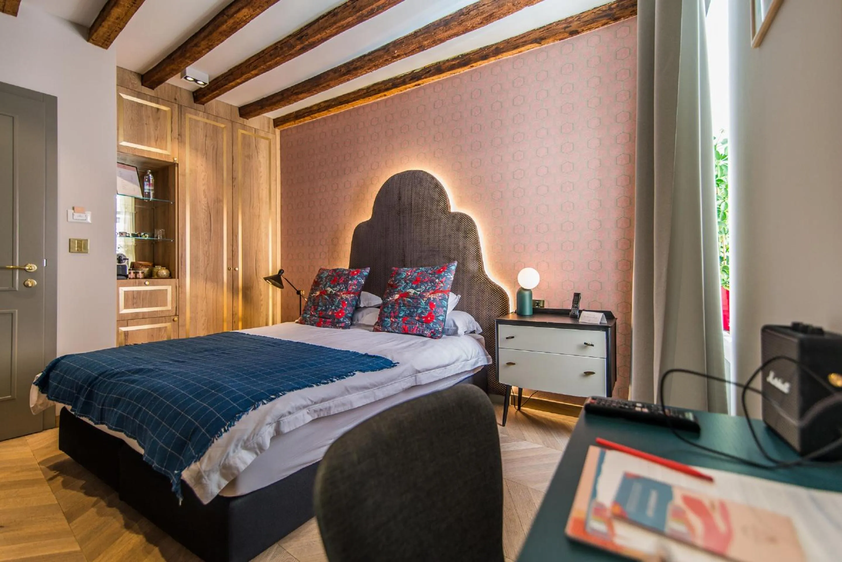 Bedroom, Bed in The Melegran